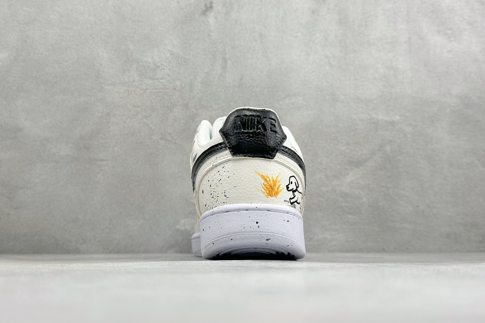 NIKE COURT VISION LO ‘DIY’定制 低帮百搭 透气休闲运动板鞋 兼顾舒适脚感和出众风范 演绎匠心之 NIKE COURT VISION LO ‘DIY’定制 低帮百搭 透气休闲运动板鞋 兼顾舒适脚感和出众风范 演绎匠心之