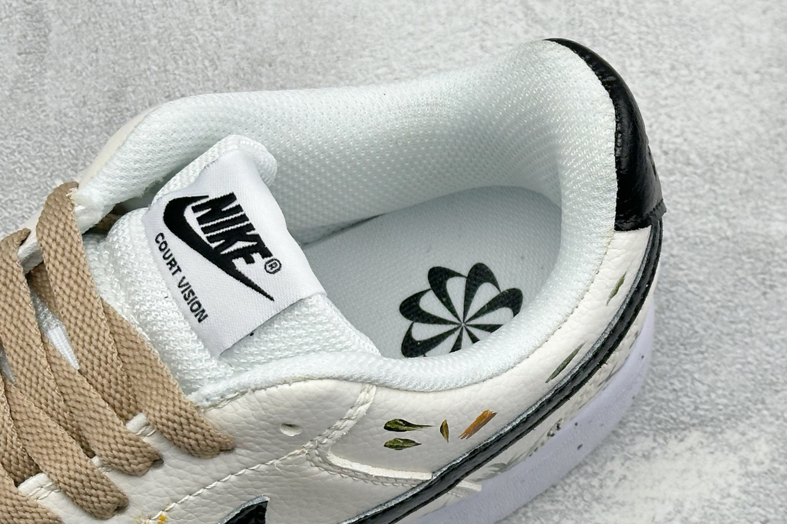 NIKE COURT VISION LO ‘DIY’定制 低帮百搭 透气休闲运动板鞋 兼顾舒适脚感和出众风范 演绎匠心之 NIKE COURT VISION LO ‘DIY’定制 低帮百搭 透气休闲运动板鞋 兼顾舒适脚感和出众风范 演绎匠心之