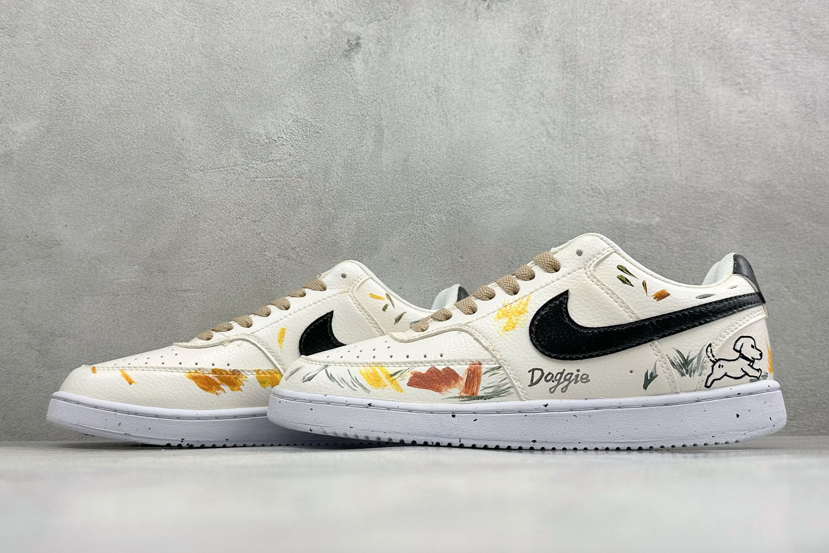 NIKE COURT VISION LO ‘DIY’定制 低帮百搭 透气休闲运动板鞋 兼顾舒适脚感和出众风范 演绎匠心之 NIKE COURT VISION LO ‘DIY’定制 低帮百搭 透气休闲运动板鞋 兼顾舒适脚感和出众风范 演绎匠心之