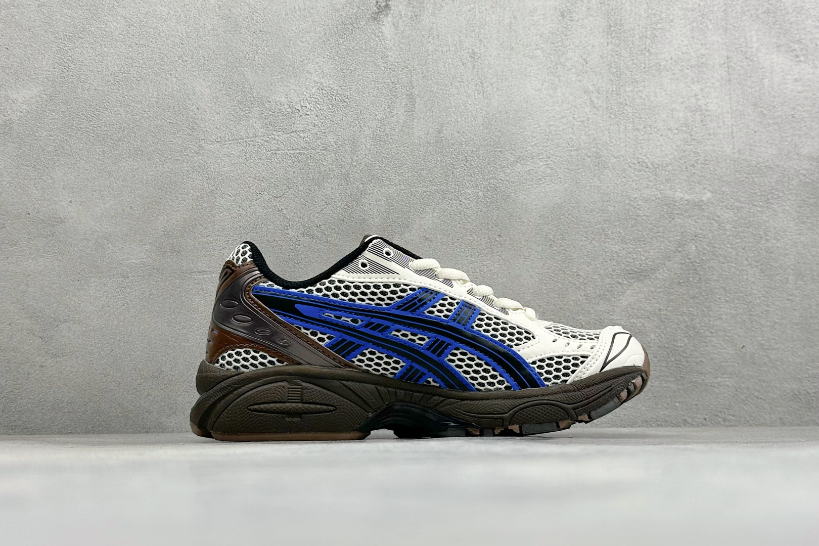 GW版Asics Gel-Kayano 14 亚瑟士运动休闲透气专业跑鞋 采用工程弹性双层再生针织密度鞋面材质 后跟3D GW版Asics Gel-Kayano 14 亚瑟士运动休闲透气专业跑鞋 采用工程弹性双层再生针织密度鞋面材质 后跟3D