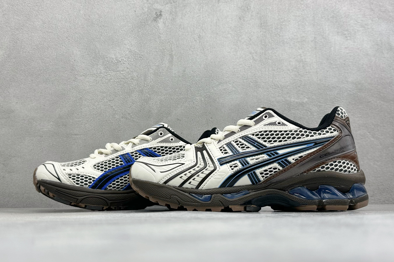 GW版Asics Gel-Kayano 14 亚瑟士运动休闲透气专业跑鞋 采用工程弹性双层再生针织密度鞋面材质 后跟3D GW版Asics Gel-Kayano 14 亚瑟士运动休闲透气专业跑鞋 采用工程弹性双层再生针织密度鞋面材质 后跟3D