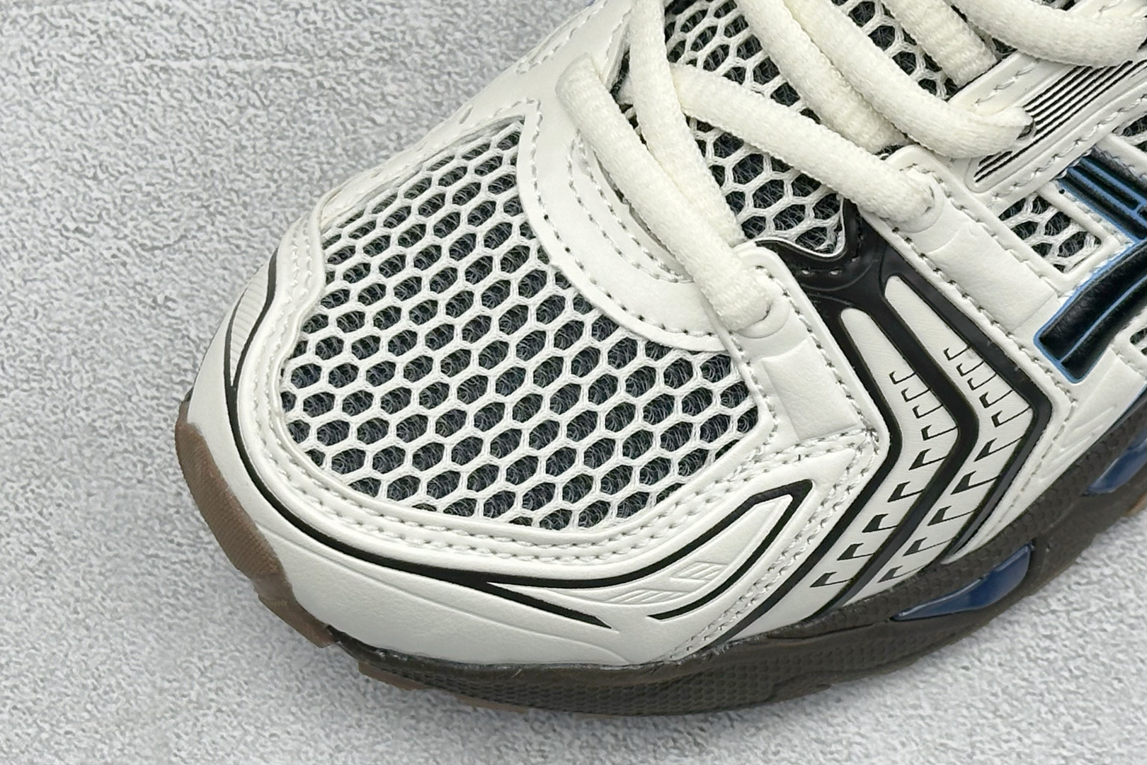 GW版Asics Gel-Kayano 14 亚瑟士运动休闲透气专业跑鞋 采用工程弹性双层再生针织密度鞋面材质 后跟3D GW版Asics Gel-Kayano 14 亚瑟士运动休闲透气专业跑鞋 采用工程弹性双层再生针织密度鞋面材质 后跟3D