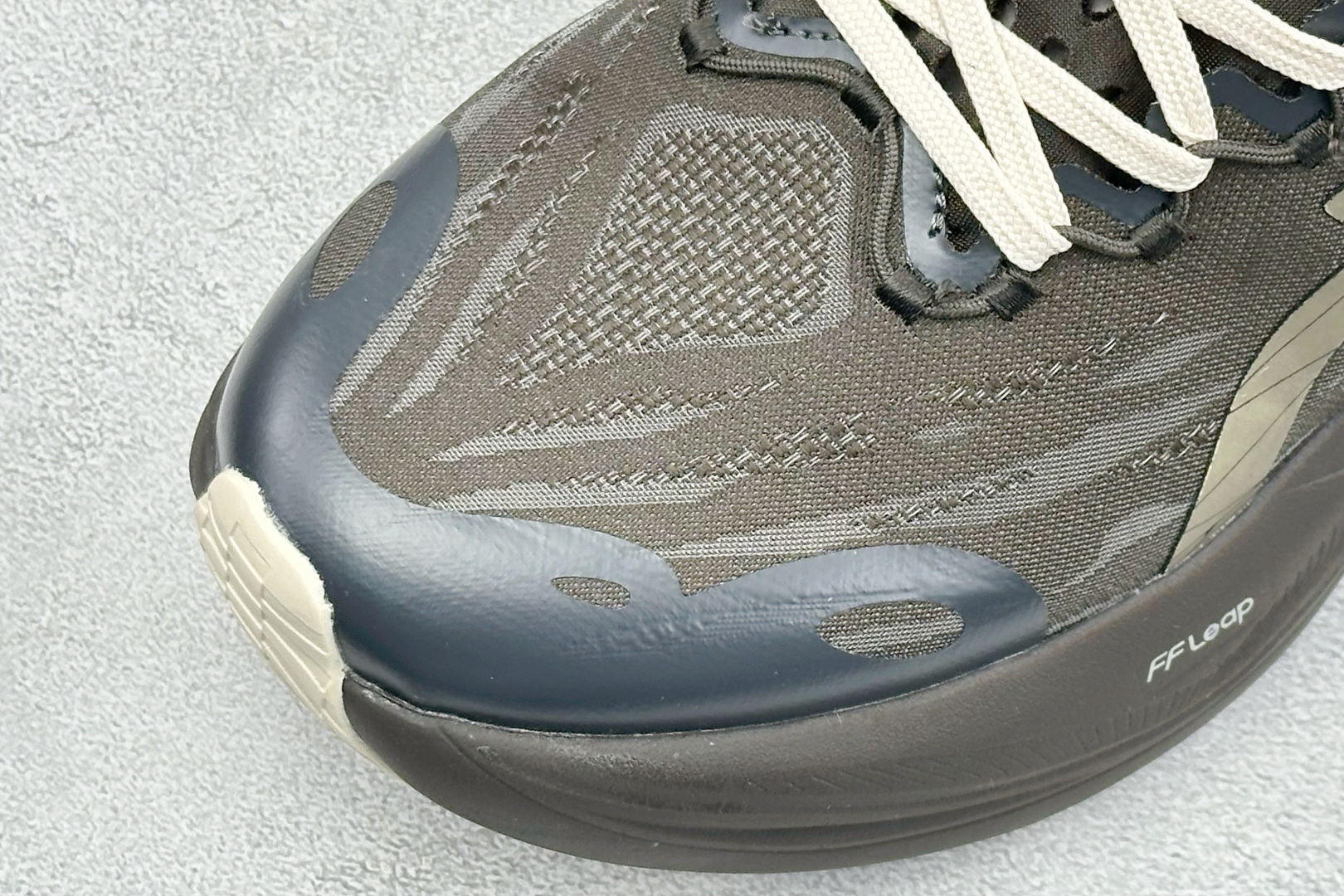Asics Superblast 3 亚瑟士舒适透气运动跑鞋 货号：1013A188-003 尺码：36 36.5 37