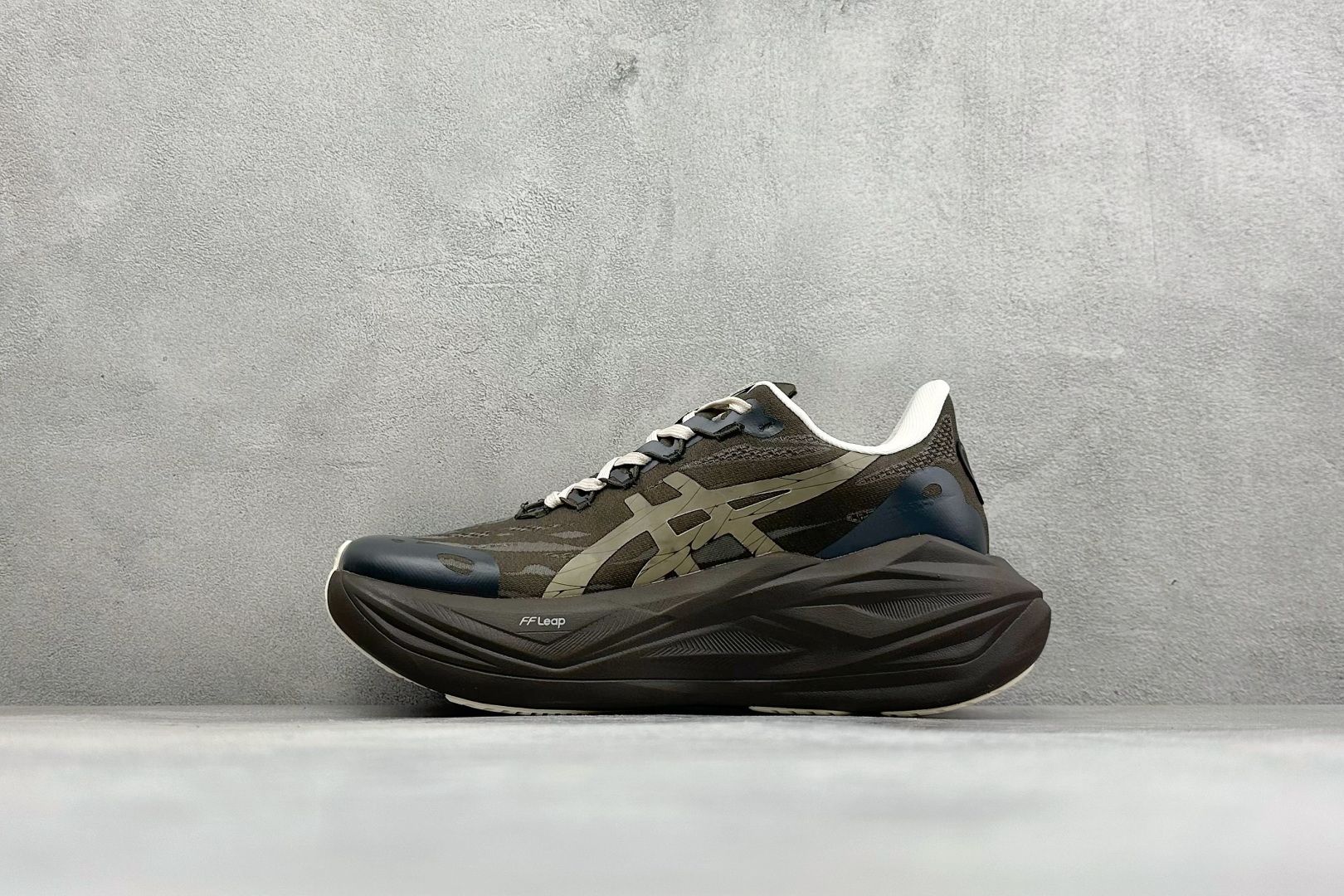 Asics Superblast 3 亚瑟士舒适透气运动跑鞋 货号：1013A188-003 尺码：36 36.5 37