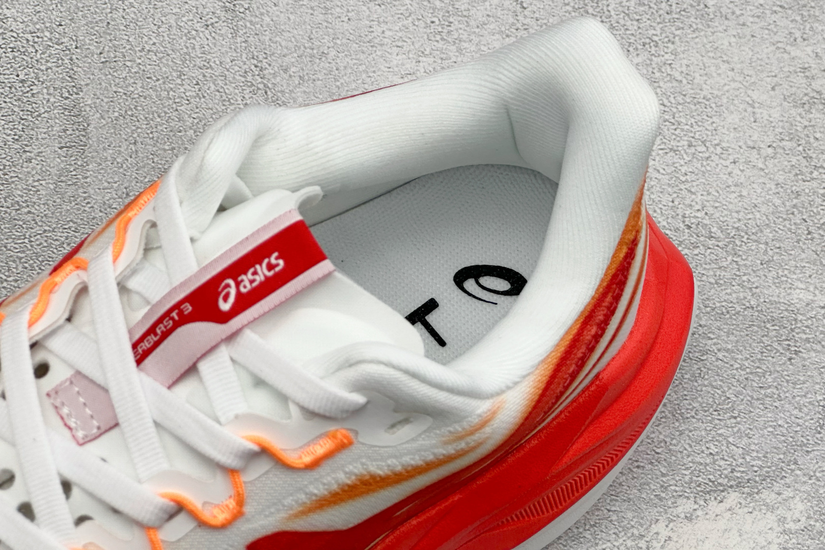 Asics Superblast 3 亚瑟士舒适透气运动跑鞋 货号:1013A177-300 尺码:36 36.5 37 Asics Superblast 3 亚瑟士舒适透气运动跑鞋 货号:1013A177-300 尺码:36 36.5 37