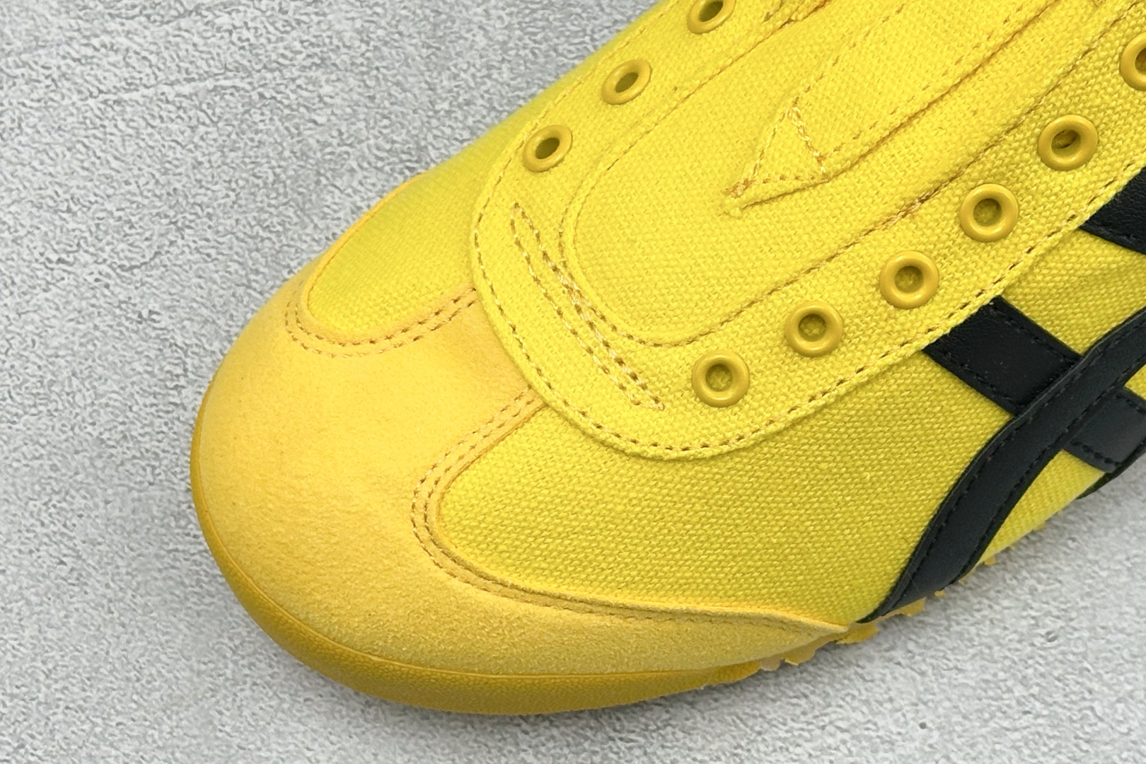 OnitsukaTiger/鬼塚虎 Mexico 66 低帮休闲板鞋 货号：1183A746-750 尺码：36 37 