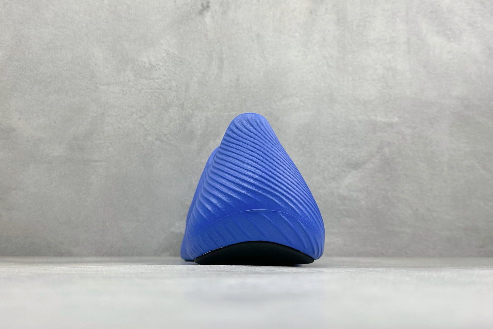 AD Purechill 轻量休闲一脚蹬休闲鞋 采用一体成型EVA发泡材质,无拼接无缝贴合脚型,上脚软弹云朵脚感;搭载C AD Purechill 轻量休闲一脚蹬休闲鞋 采用一体成型EVA发泡材质,无拼接无缝贴合脚型,上脚软弹云朵脚感;搭载C