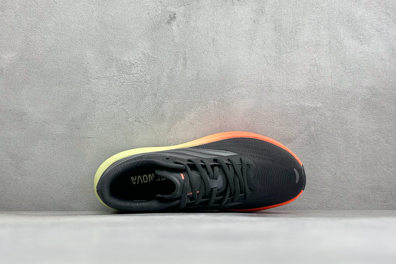 ADIDAS SUPERNOVA RISE 4M 防滑耐磨舒适跑步鞋 采用Dreamstrike+中底,力求为触地添舒适 ADIDAS SUPERNOVA RISE 4M 防滑耐磨舒适跑步鞋 采用Dreamstrike+中底,力求为触地添舒适