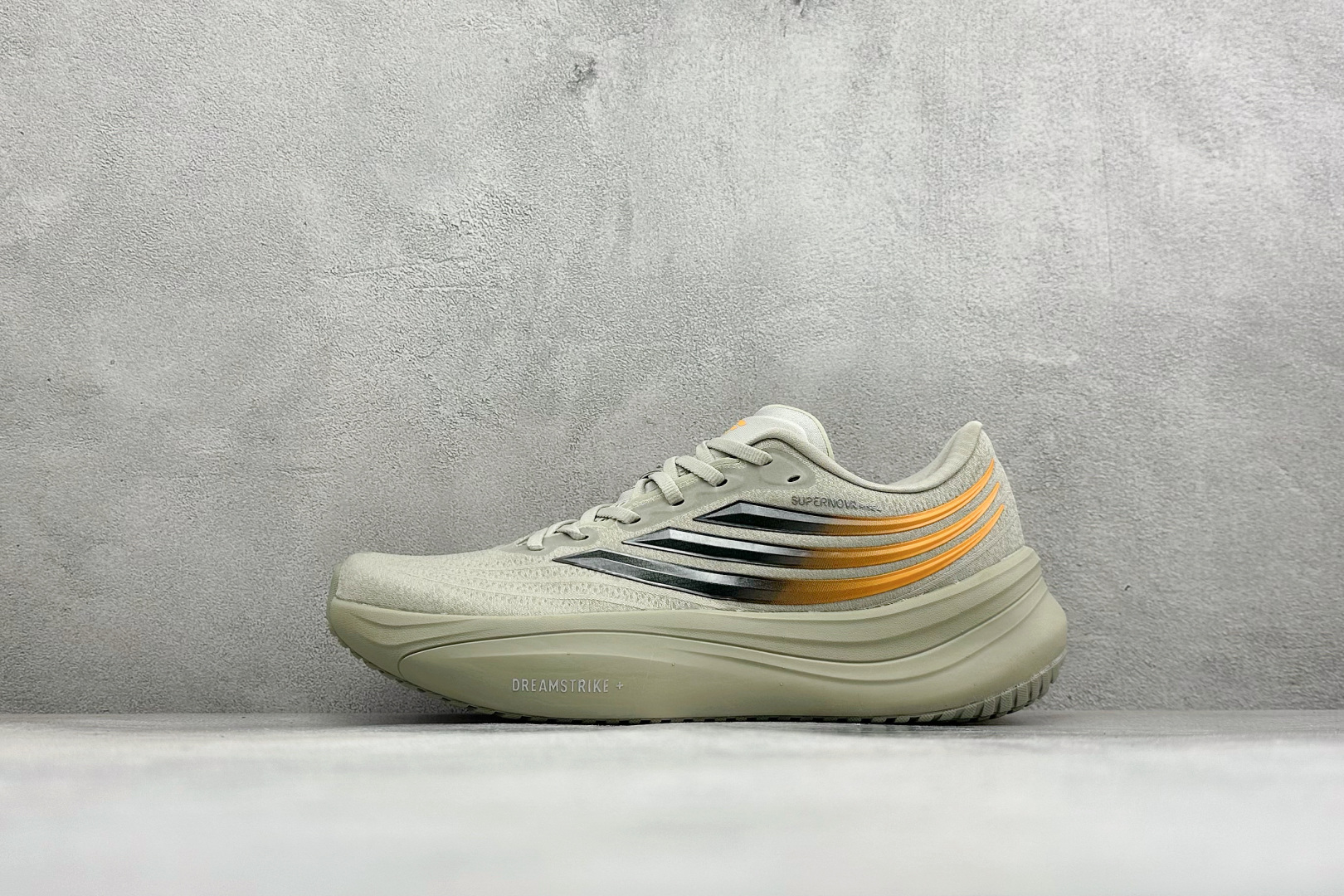 ADIDAS SUPERNOVA RISE 4M 防滑耐磨舒适跑步鞋 采用Dreamstrike+中底,力求为触地添舒适 ADIDAS SUPERNOVA RISE 4M 防滑耐磨舒适跑步鞋 采用Dreamstrike+中底,力求为触地添舒适