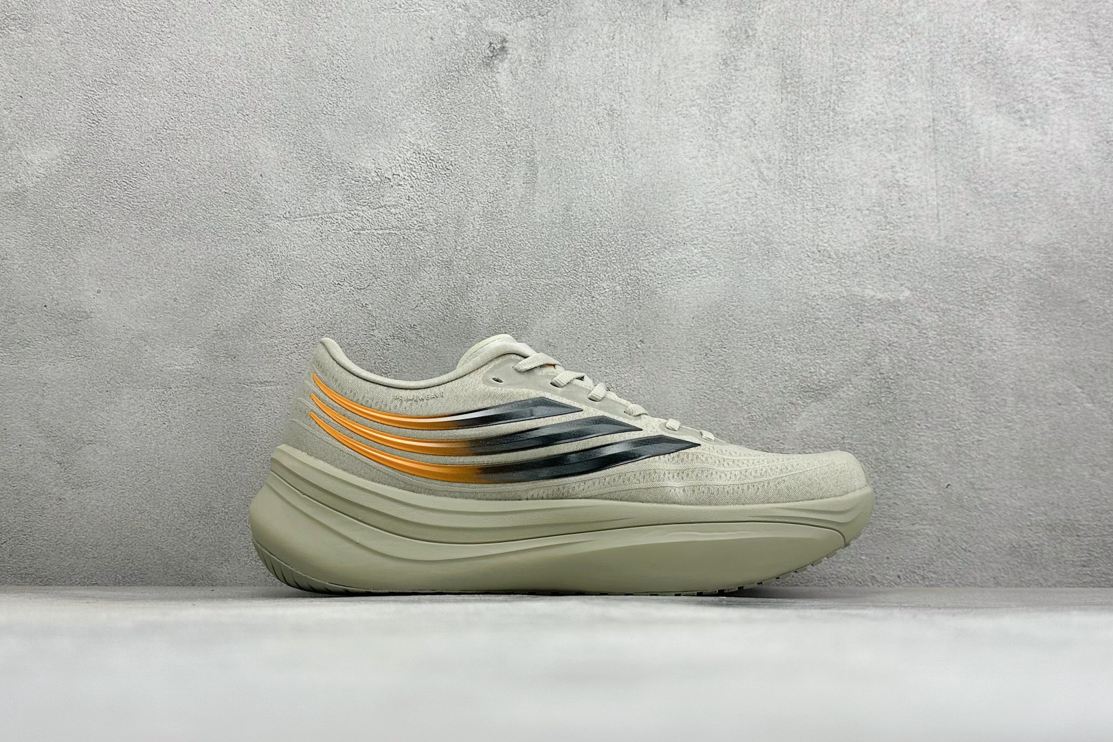 ADIDAS SUPERNOVA RISE 4M 防滑耐磨舒适跑步鞋 采用Dreamstrike+中底,力求为触地添舒适 ADIDAS SUPERNOVA RISE 4M 防滑耐磨舒适跑步鞋 采用Dreamstrike+中底,力求为触地添舒适