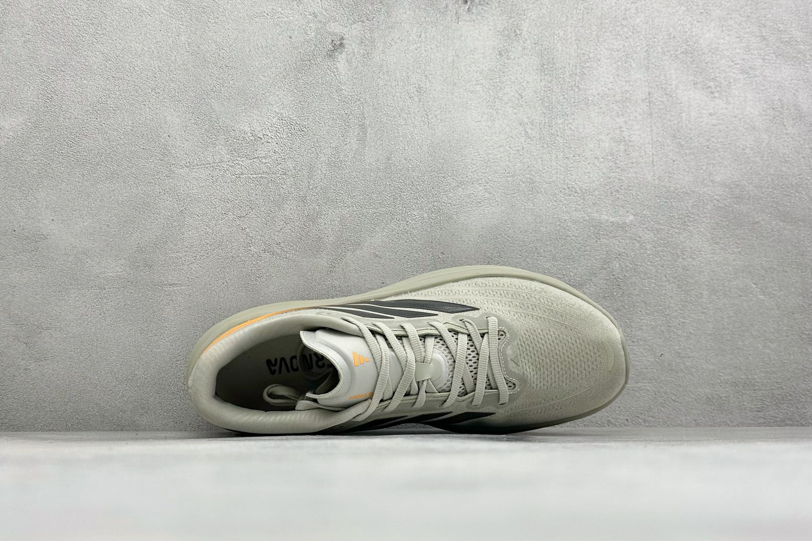 ADIDAS SUPERNOVA RISE 4M 防滑耐磨舒适跑步鞋 采用Dreamstrike+中底,力求为触地添舒适 ADIDAS SUPERNOVA RISE 4M 防滑耐磨舒适跑步鞋 采用Dreamstrike+中底,力求为触地添舒适
