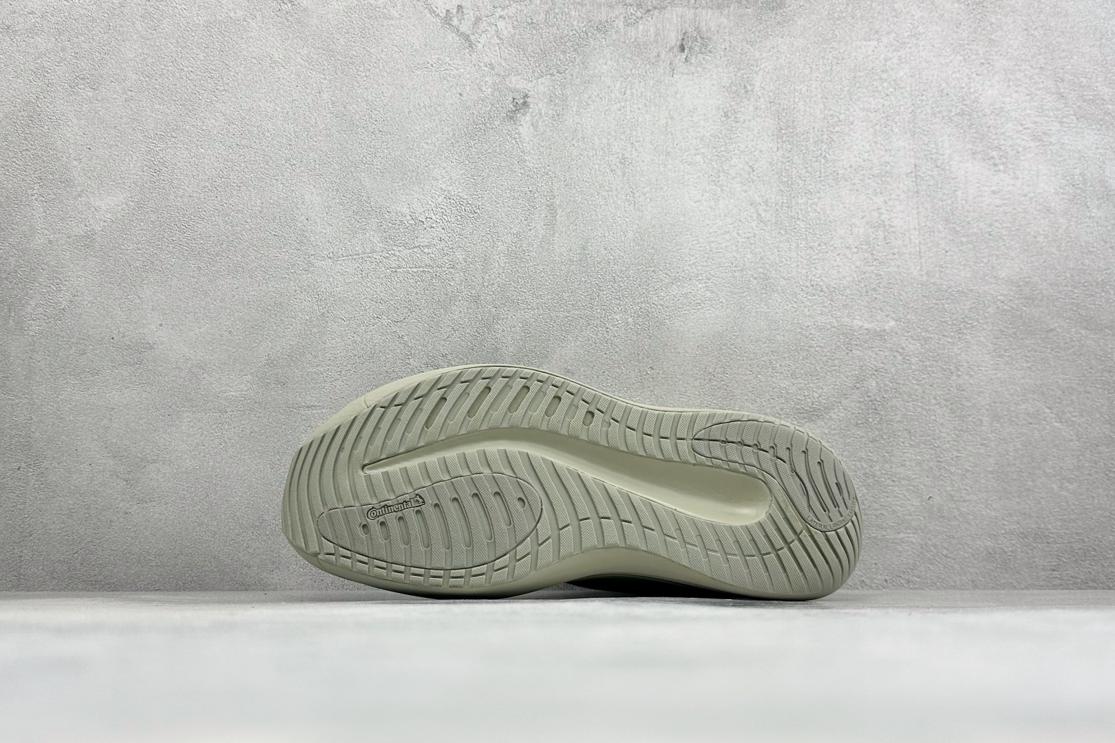 ADIDAS SUPERNOVA RISE 4M 防滑耐磨舒适跑步鞋 采用Dreamstrike+中底,力求为触地添舒适 ADIDAS SUPERNOVA RISE 4M 防滑耐磨舒适跑步鞋 采用Dreamstrike+中底,力求为触地添舒适