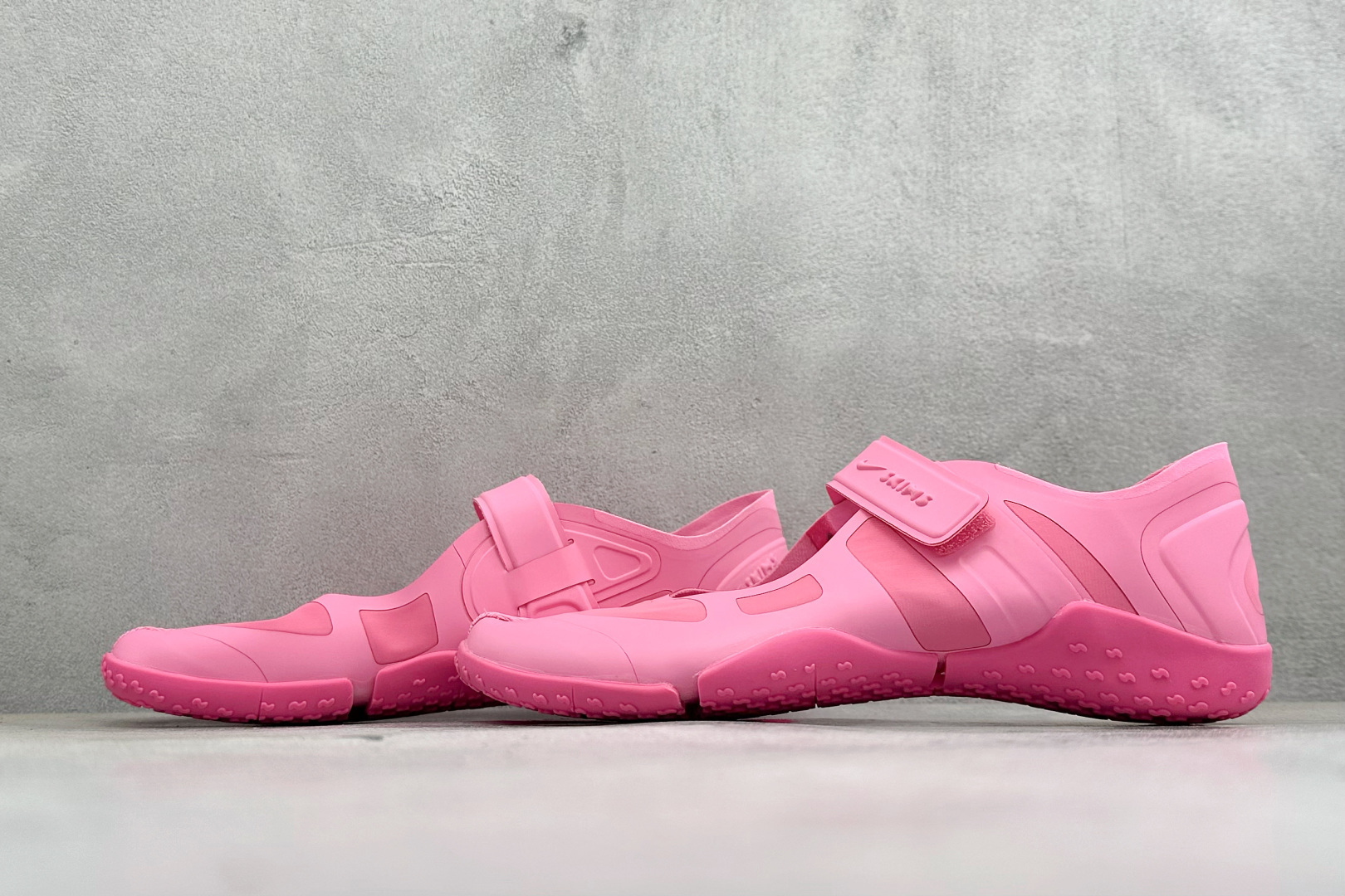 X版NIKE SKIMS RIFT SATIN 街头感舒适贴合 防滑耐磨 低帮生活休闲鞋 货号：IQ7694-600 尺