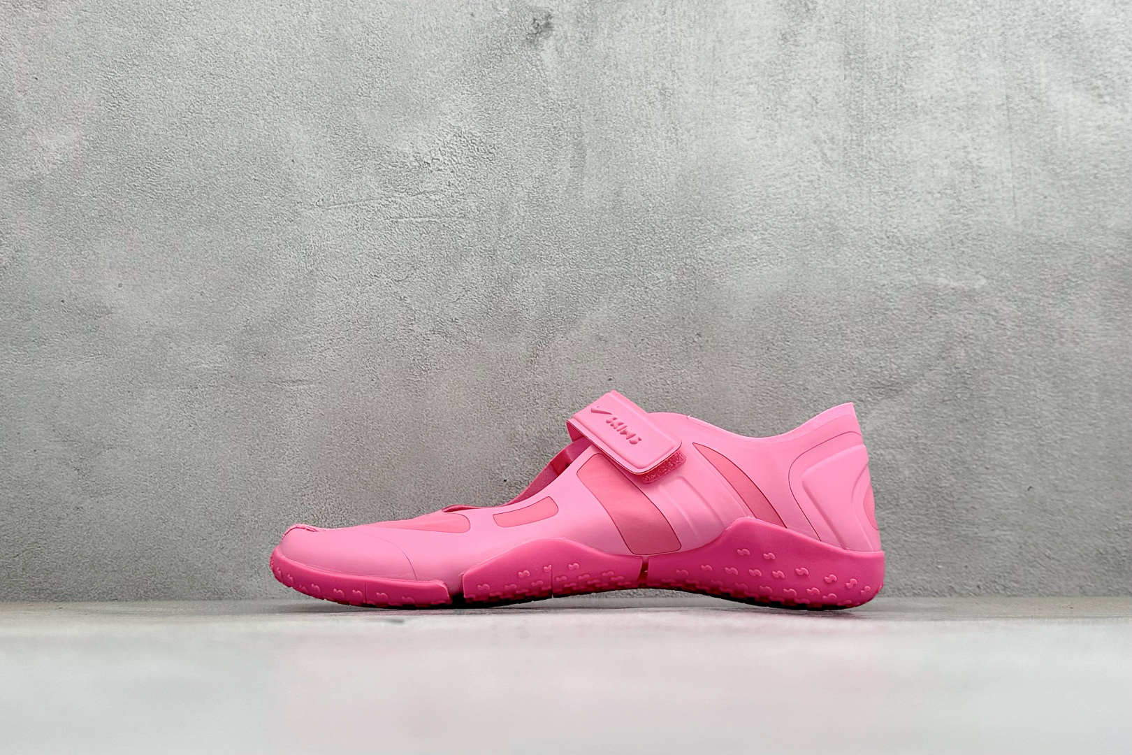 X版NIKE SKIMS RIFT SATIN 街头感舒适贴合 防滑耐磨 低帮生活休闲鞋 货号：IQ7694-600 尺