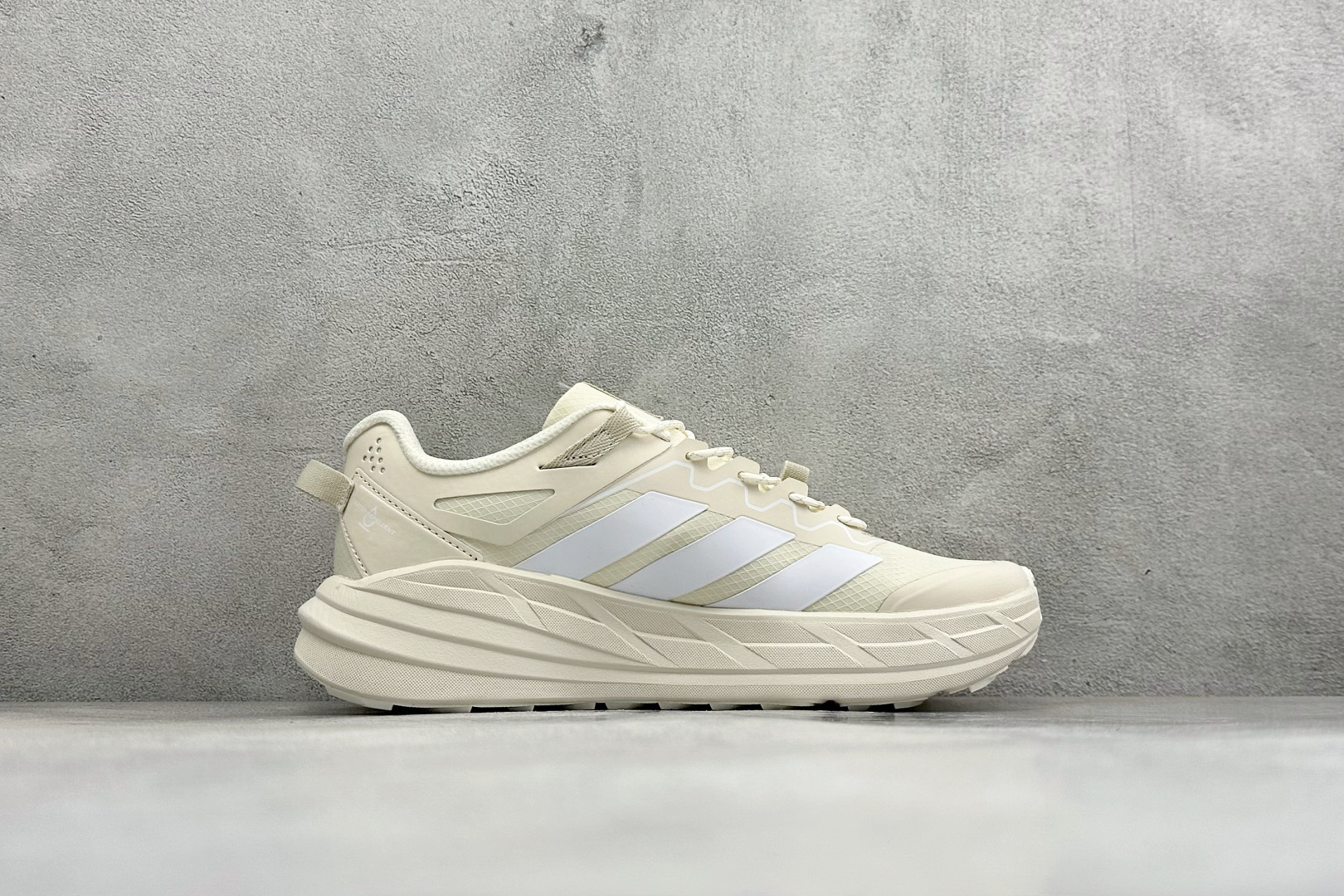 YD版Adidas TERREX FREEHIKER LT 防滑耐磨运动跑鞋 鞋底会比大齿花的越野底更防滑 搭配GORE YD版Adidas TERREX FREEHIKER LT 防滑耐磨运动跑鞋 鞋底会比大齿花的越野底更防滑 搭配GORE