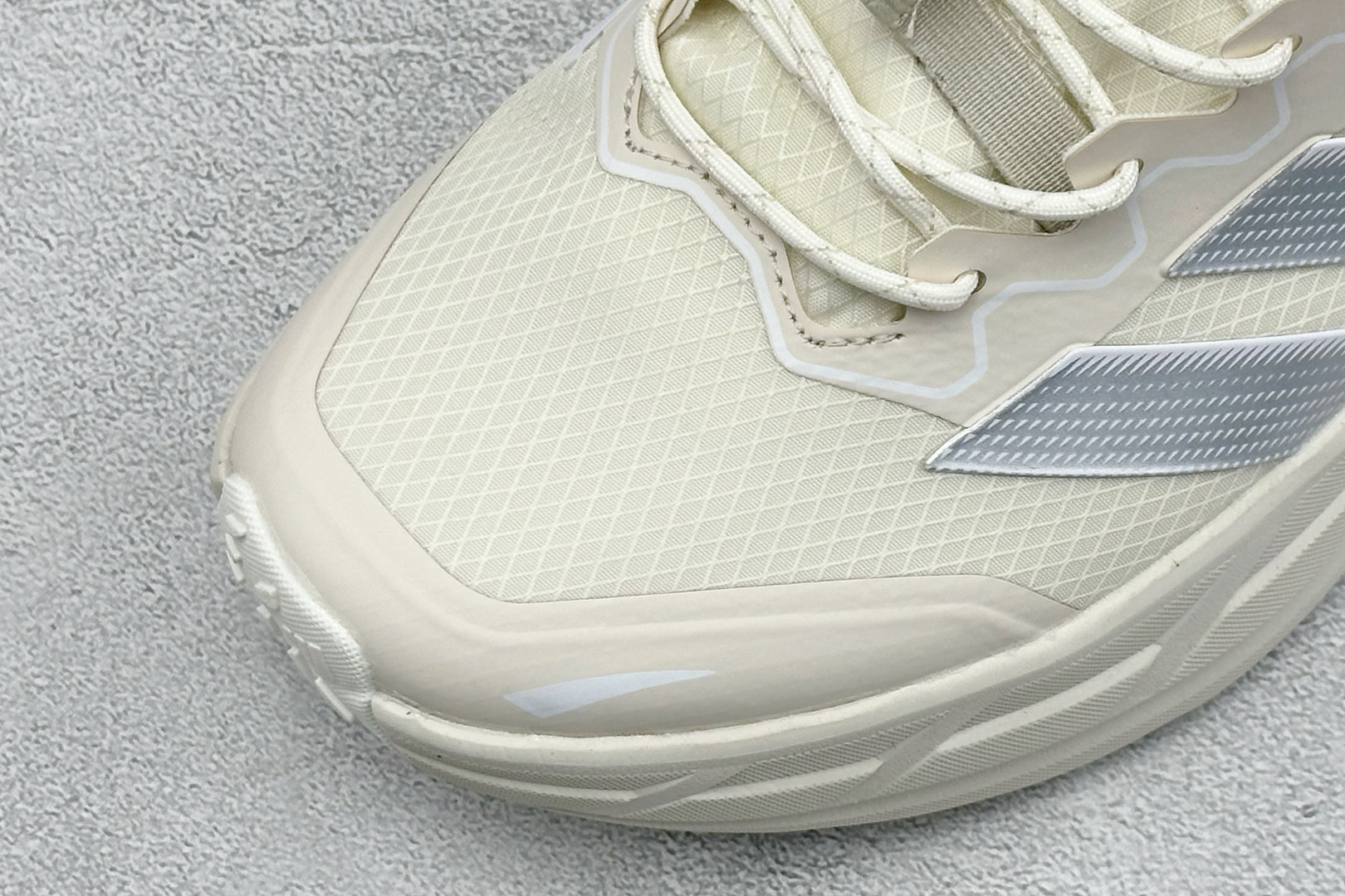 YD版Adidas TERREX FREEHIKER LT 防滑耐磨运动跑鞋 鞋底会比大齿花的越野底更防滑 搭配GORE YD版Adidas TERREX FREEHIKER LT 防滑耐磨运动跑鞋 鞋底会比大齿花的越野底更防滑 搭配GORE