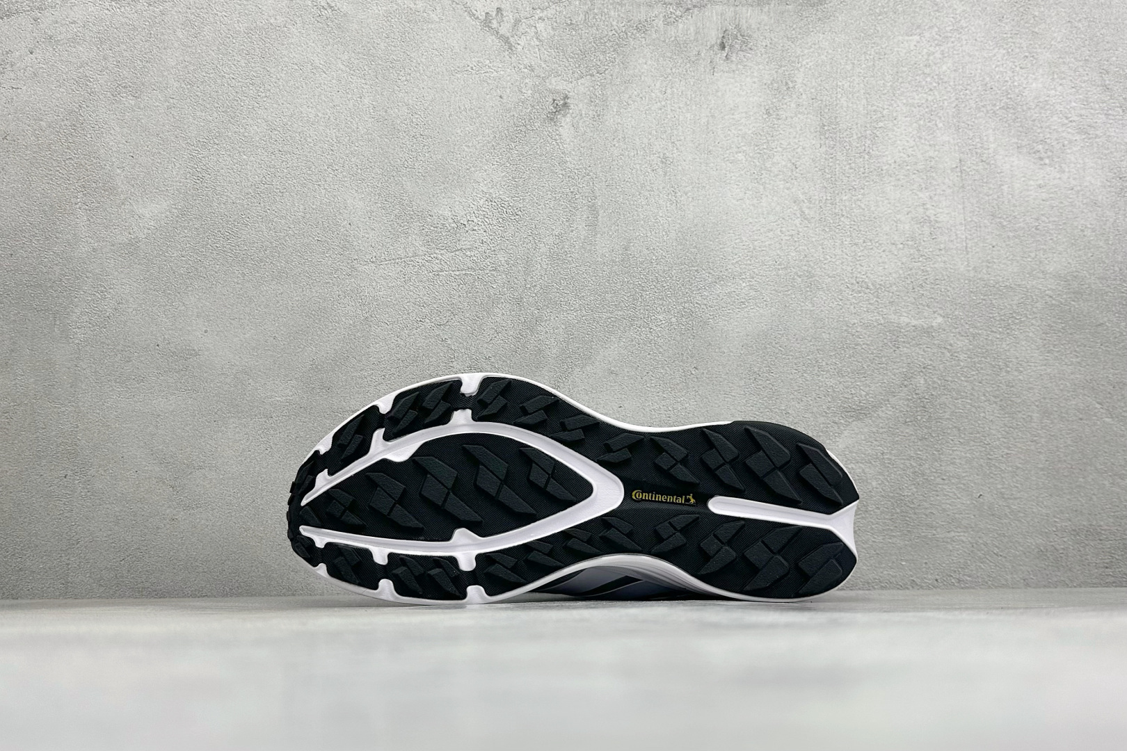 YD版Adidas TERREX FREEHIKER LT 防滑耐磨运动跑鞋 鞋底会比大齿花的越野底更防滑 搭配GORE YD版Adidas TERREX FREEHIKER LT 防滑耐磨运动跑鞋 鞋底会比大齿花的越野底更防滑 搭配GORE
