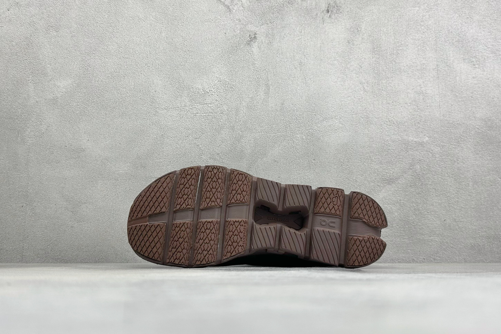ZC版On昂跑 Cloud X 4 系列低帮轻量舒适多功能休闲运动鞋 采用工程飞织网布组合再生聚酯纤维鞋面材质搭载独家隐 ZC版On昂跑 Cloud X 4 系列低帮轻量舒适多功能休闲运动鞋 采用工程飞织网布组合再生聚酯纤维鞋面材质搭载独家隐