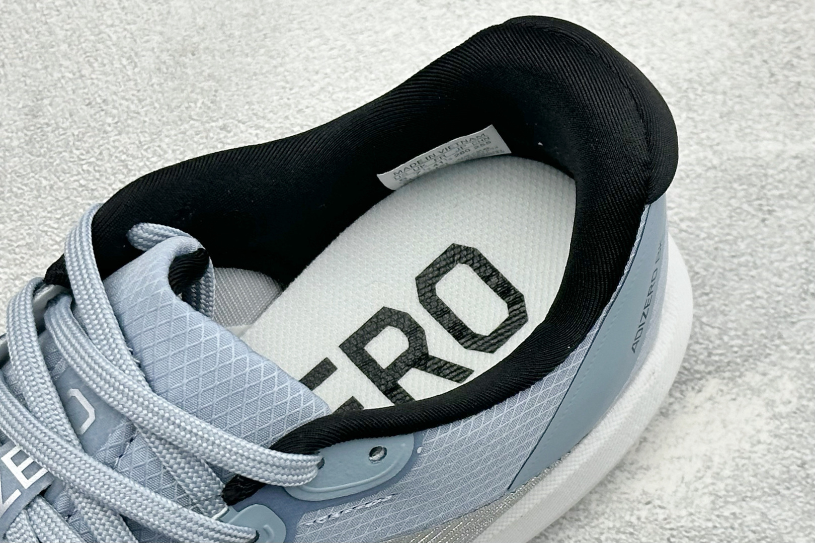 YD版Adidas ADIZEROBK 轻便透气缓震竞速跑步运动鞋 薄底竞训定位:前掌19mm/后掌23mm超薄中底, YD版Adidas ADIZEROBK 轻便透气缓震竞速跑步运动鞋 薄底竞训定位:前掌19mm/后掌23mm超薄中底,