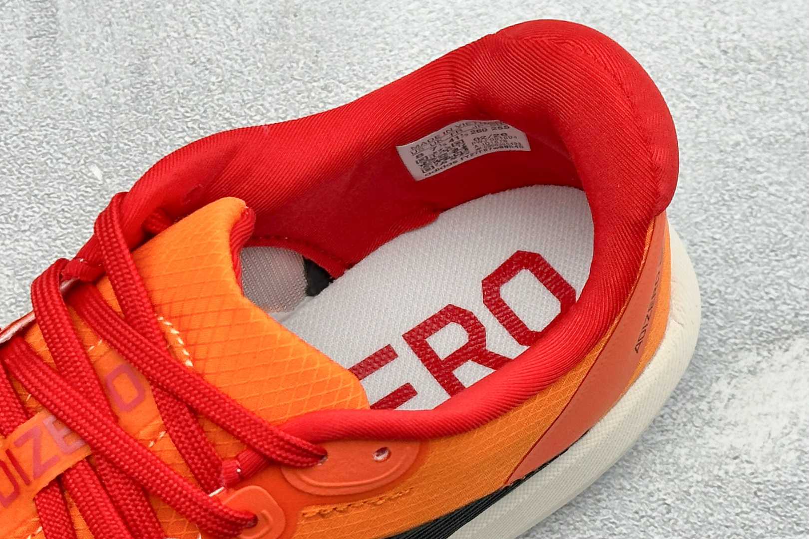 YD版Adidas ADIZEROBK 轻便透气缓震竞速跑步运动鞋 薄底竞训定位:前掌19mm/后掌23mm超薄中底, YD版Adidas ADIZEROBK 轻便透气缓震竞速跑步运动鞋 薄底竞训定位:前掌19mm/后掌23mm超薄中底,