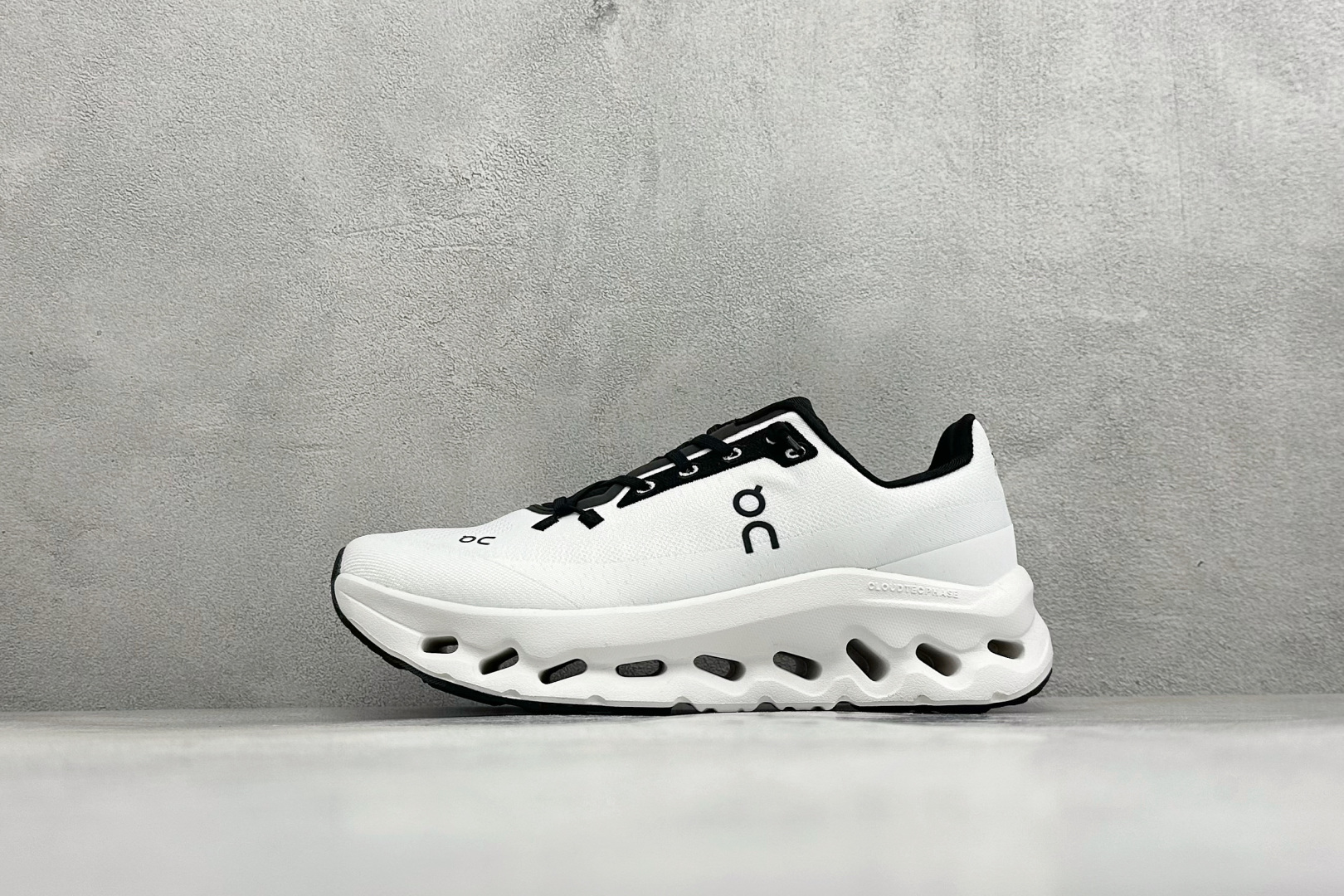 XF版On昂跑 Cloudtiit CL 户外街头机能风跑步鞋 Cloud Hi Edge户外机能融合街头潮流 越界开启 XF版On昂跑 Cloudtiit CL 户外街头机能风跑步鞋 Cloud Hi Edge户外机能融合街头潮流 越界开启