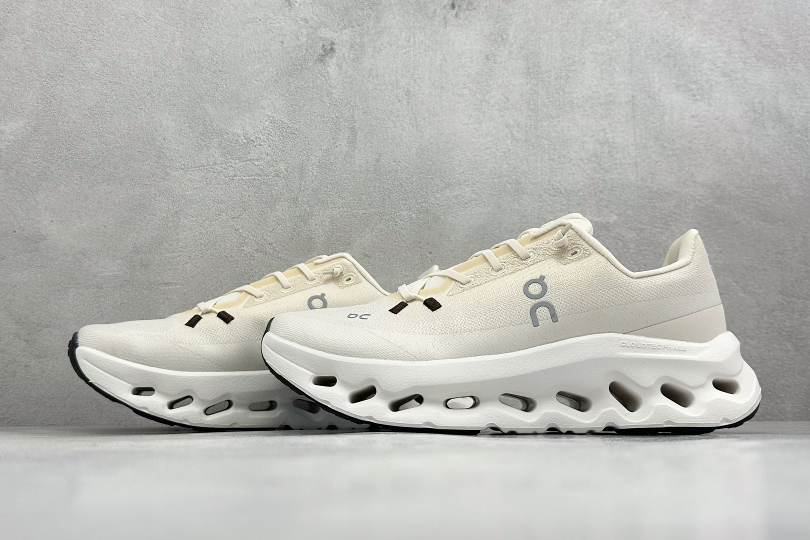 XF版On昂跑 Cloudtiit CL 户外街头机能风跑步鞋 Cloud Hi Edge户外机能融合街头潮流 越界开启