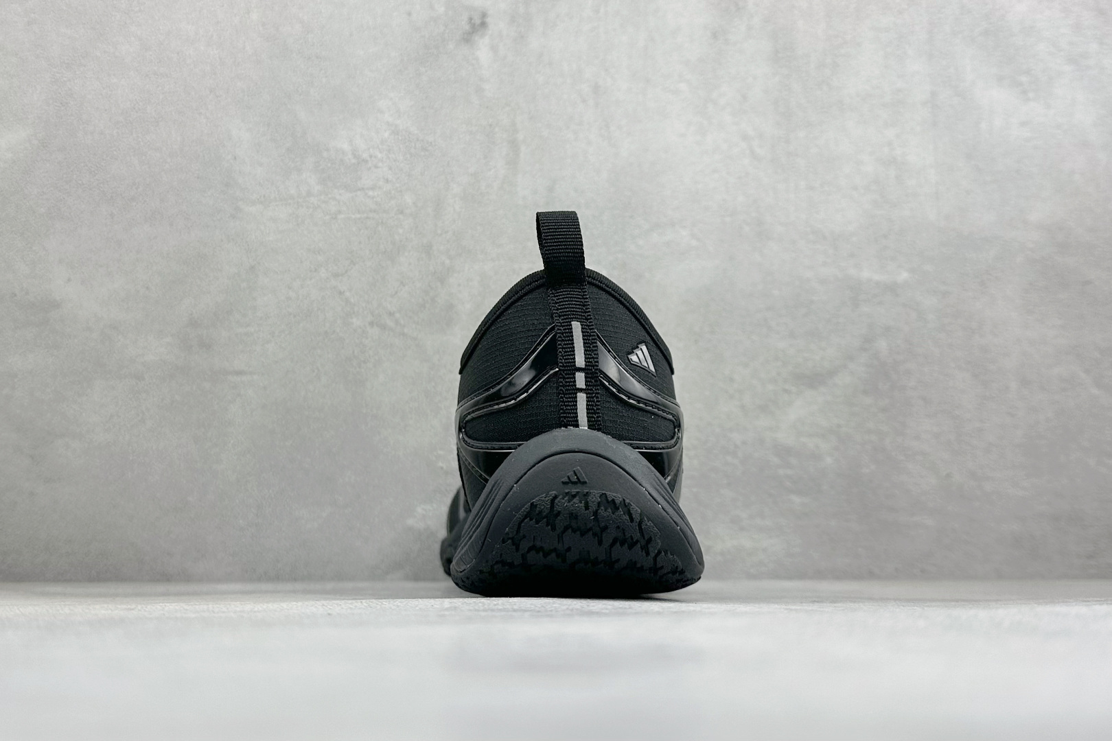 AD GROUNDFLOW 机能薄底运动生活休闲鞋 货号：KH7972 尺码：36-45 