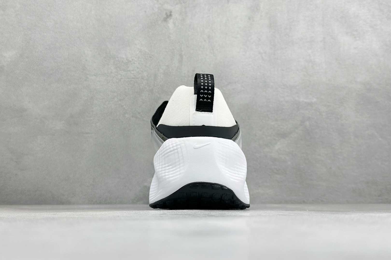 X版HYEIN SEO x Nike Ava Rover Hs II 联名跑鞋 货号：DX4215-306 尺码：36-