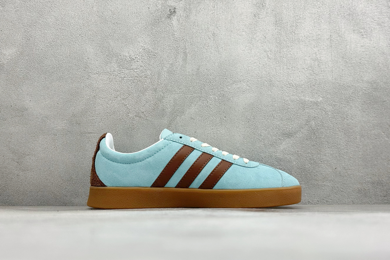 ZC版Adidas VL COURT CLASSIC 时尚舒适 防滑耐磨 运动休闲低帮板鞋 货号：KK3772 尺码：3
