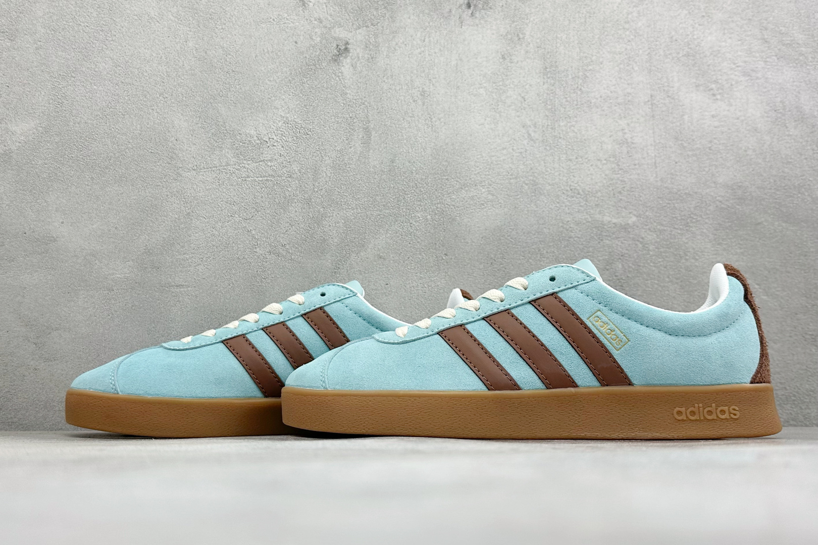 ZC版Adidas VL COURT CLASSIC 时尚舒适 防滑耐磨 运动休闲低帮板鞋 货号：KK3772 尺码：3