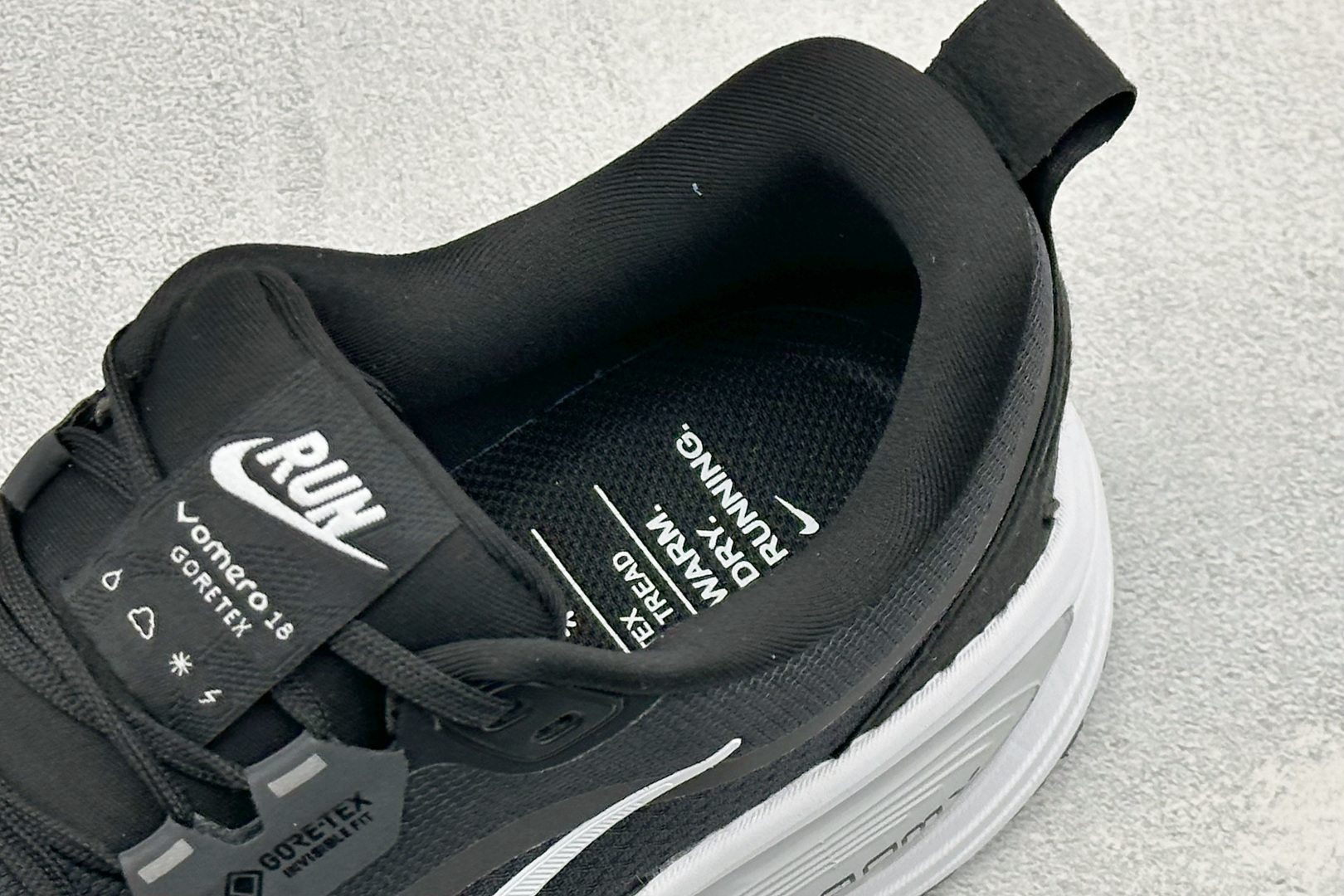 FS版Nike Air Zoom Vomero 18 GTX 缓震休闲跑鞋 货号：HQE98-025 尺码：36-45 