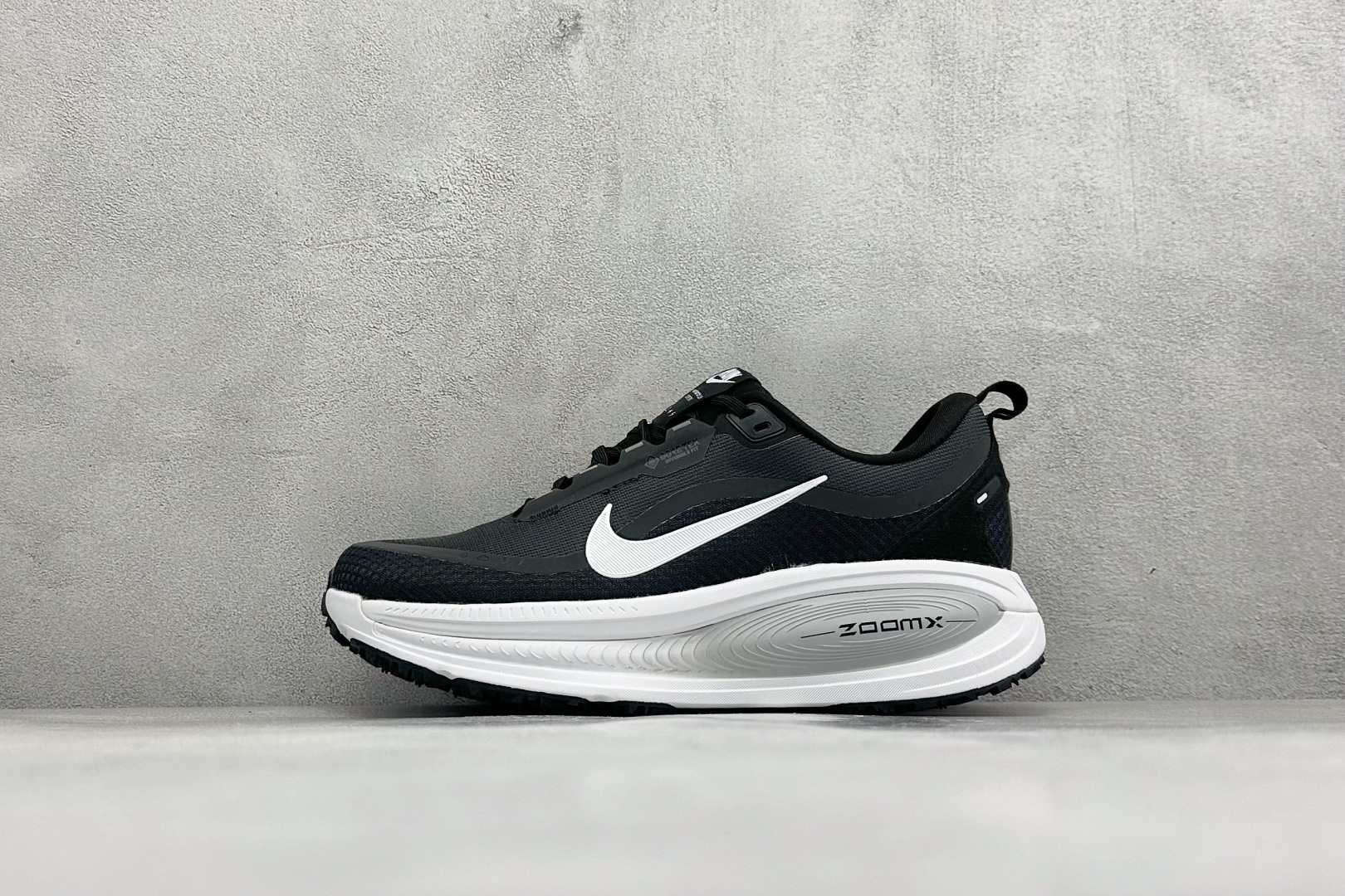 FS版Nike Air Zoom Vomero 18 GTX 缓震休闲跑鞋 货号：HQE98-025 尺码：36-45 