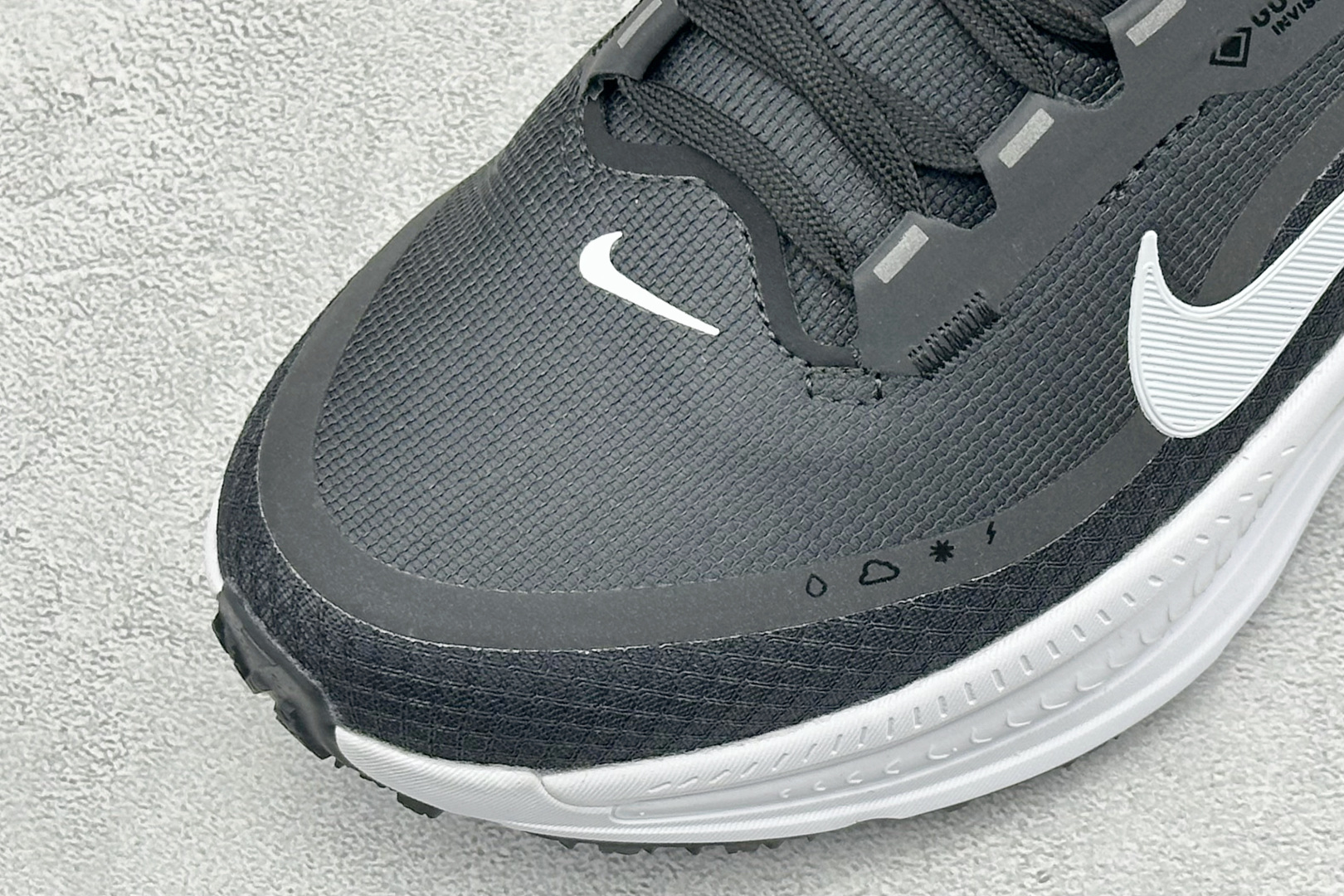 FS版Nike Air Zoom Vomero 18 GTX 缓震休闲跑鞋 货号：HQE98-025 尺码：36-45 