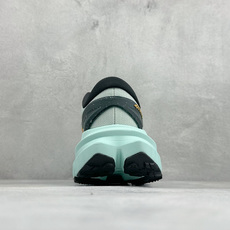 H版Hoka One One Mafate X 百搭经典超马越野跑步鞋 鞋面采用轻量梭织透气编织材质,中底搭载双密度分层 H版Hoka One One Mafate X 百搭经典超马越野跑步鞋 鞋面采用轻量梭织透气编织材质,中底搭载双密度分层