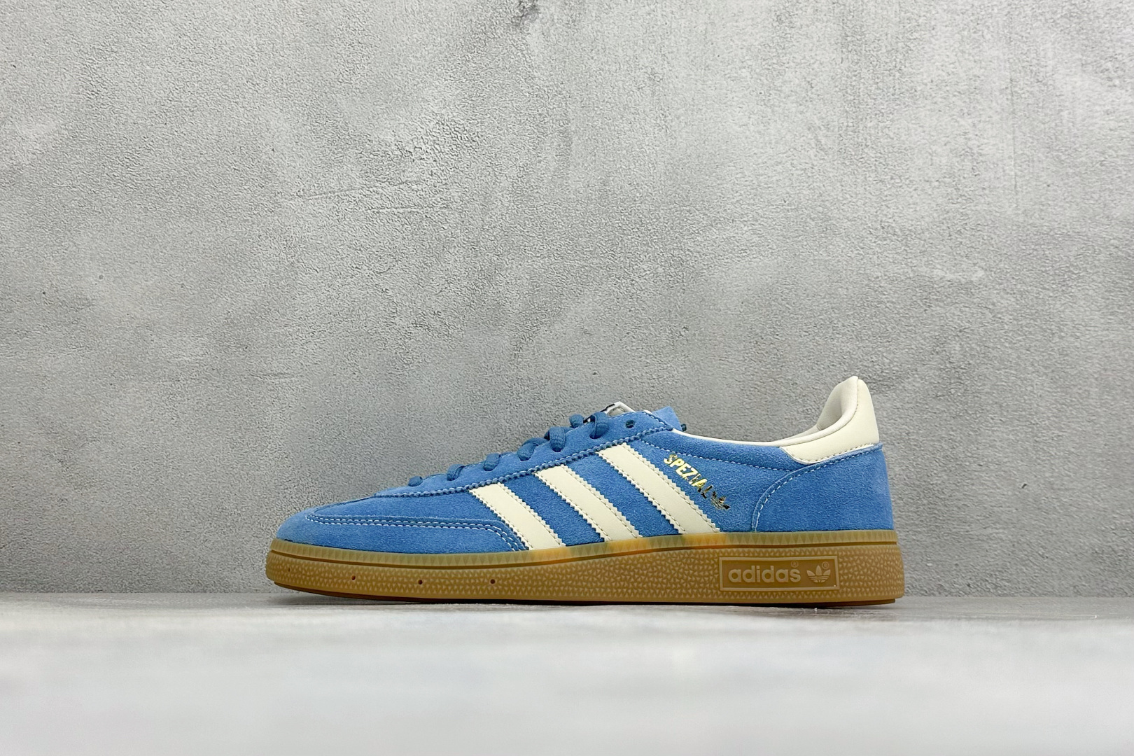 福利特价 Adidas Handball Spezial 麂皮阿迪经典复古休闲板鞋 #原厂原档案开发出品 皮料切割干净无 福利特价 Adidas Handball Spezial 麂皮阿迪经典复古休闲板鞋 #原厂原档案开发出品 皮料切割干净无