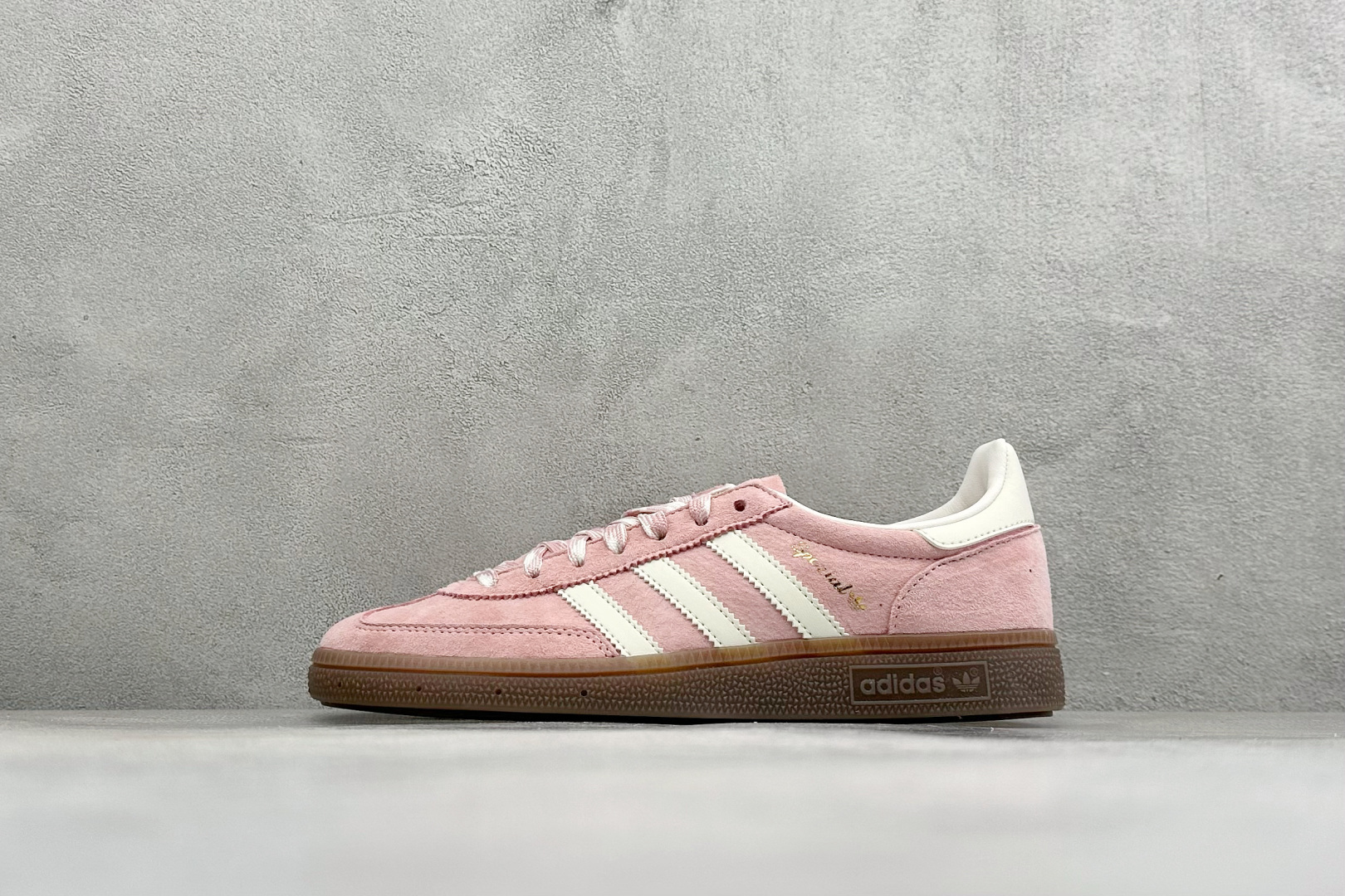福利特价 Adidas Handball Spezial 麂皮阿迪经典复古休闲板鞋 #原厂原档案开发出品 皮料切割干净无 福利特价 Adidas Handball Spezial 麂皮阿迪经典复古休闲板鞋 #原厂原档案开发出品 皮料切割干净无