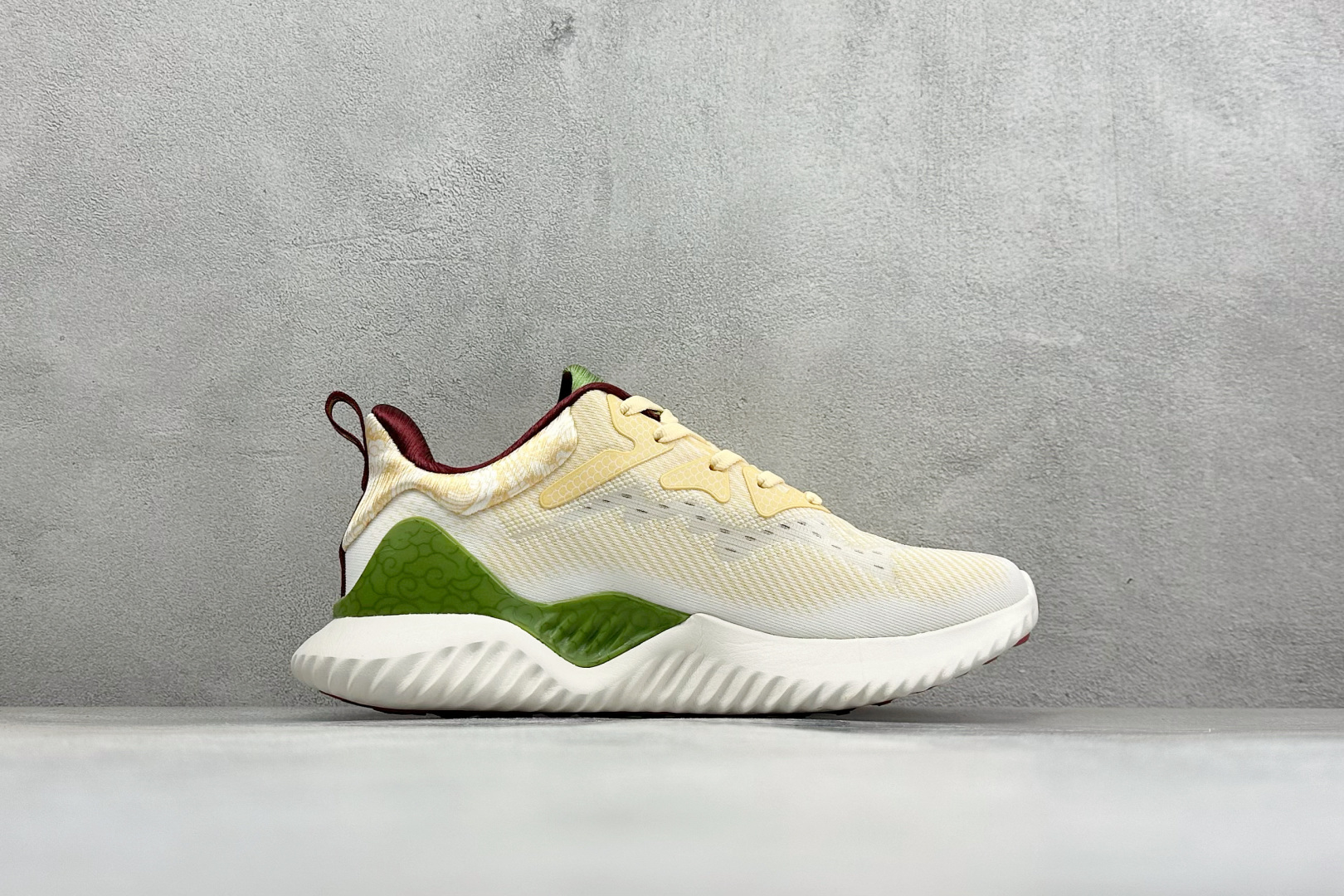Adidas AlphaBounce Beyond M 阿迪耐磨透气防震跑步鞋 保暖弹力透气贾卡鞋面 正确高弹轻量 发泡
