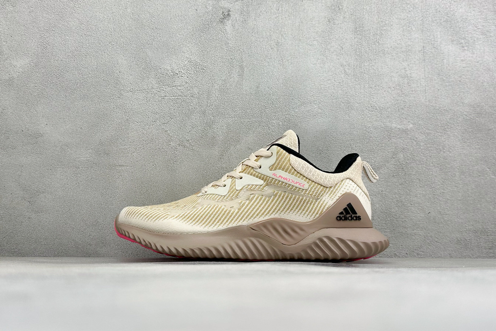 Adidas AlphaBounce Beyond M 阿迪耐磨透气防震跑步鞋 保暖弹力透气贾卡鞋面 正确高弹轻量 发泡 Adidas AlphaBounce Beyond M 阿迪耐磨透气防震跑步鞋 保暖弹力透气贾卡鞋面 正确高弹轻量 发泡