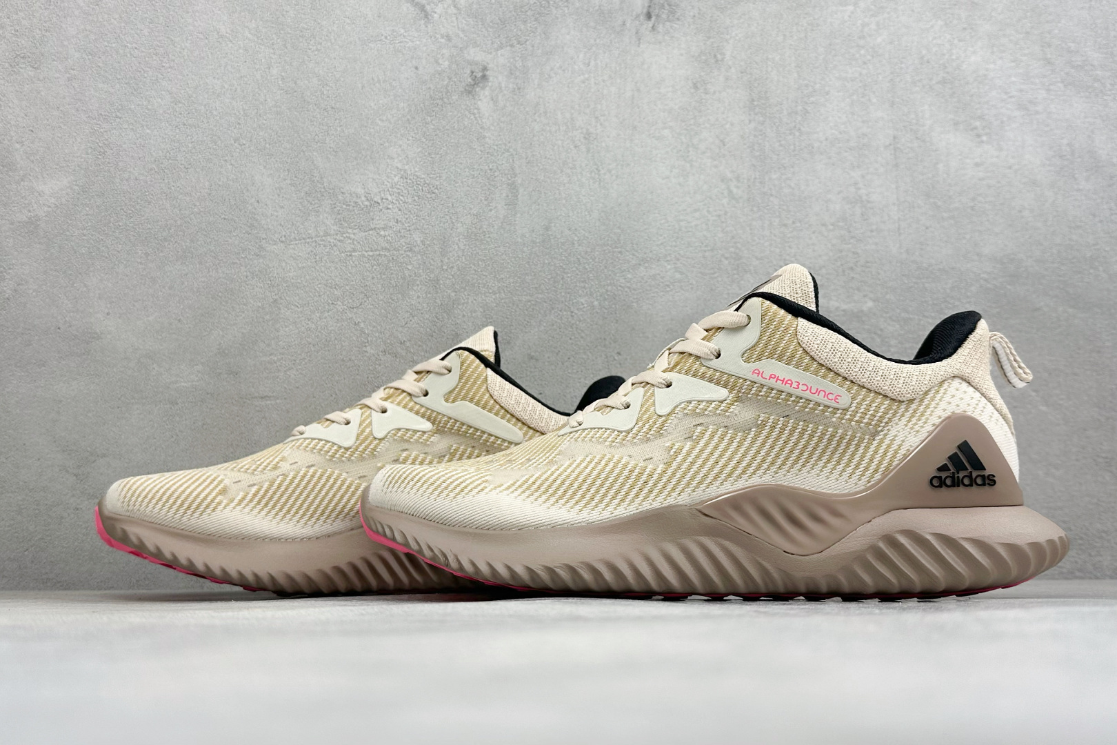 Adidas AlphaBounce Beyond M 阿迪耐磨透气防震跑步鞋 保暖弹力透气贾卡鞋面 正确高弹轻量 发泡 Adidas AlphaBounce Beyond M 阿迪耐磨透气防震跑步鞋 保暖弹力透气贾卡鞋面 正确高弹轻量 发泡