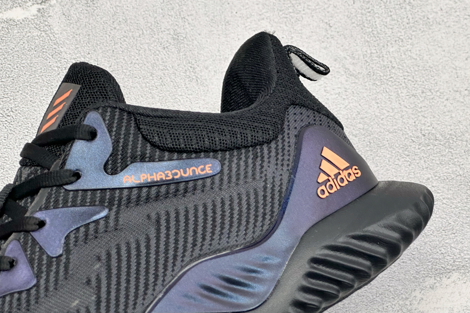 Adidas AlphaBounce Beyond M 阿迪耐磨透气防震跑步鞋 保暖弹力透气贾卡鞋面 正确高弹轻量 发泡