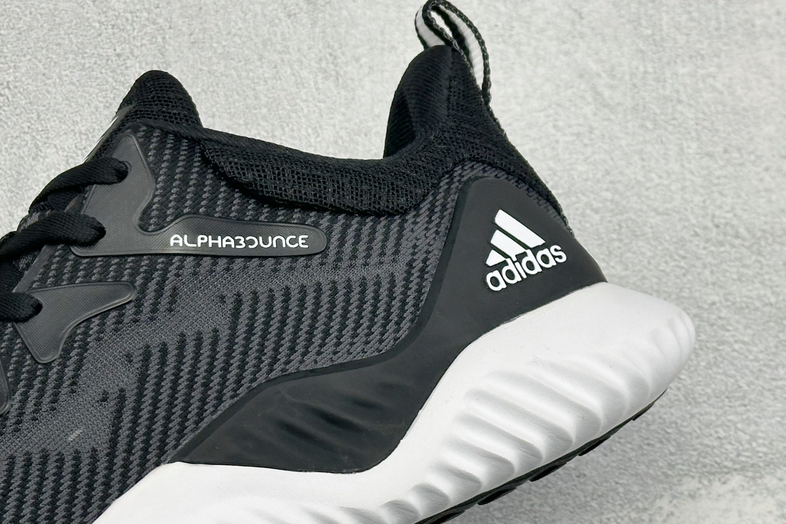 Adidas AlphaBounce Beyond M 阿迪耐磨透气防震跑步鞋 保暖弹力透气贾卡鞋面 正确高弹轻量 发泡 Adidas AlphaBounce Beyond M 阿迪耐磨透气防震跑步鞋 保暖弹力透气贾卡鞋面 正确高弹轻量 发泡