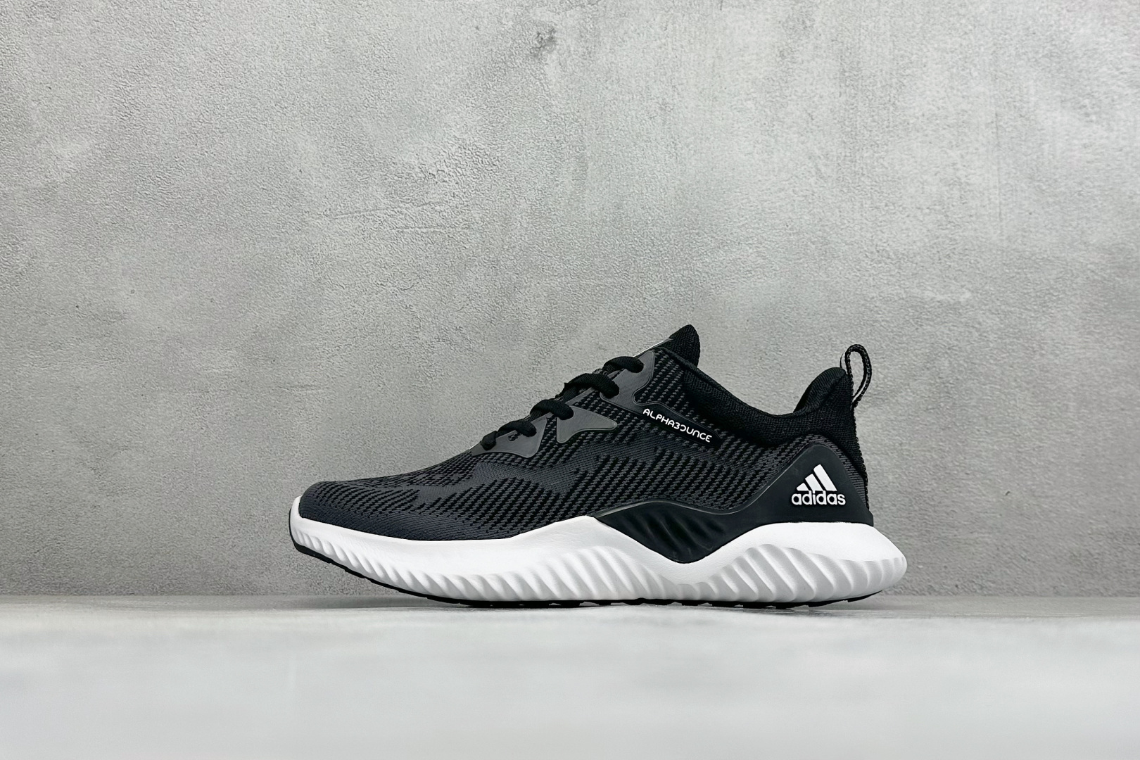 Adidas AlphaBounce Beyond M 阿迪耐磨透气防震跑步鞋 保暖弹力透气贾卡鞋面 正确高弹轻量 发泡 Adidas AlphaBounce Beyond M 阿迪耐磨透气防震跑步鞋 保暖弹力透气贾卡鞋面 正确高弹轻量 发泡