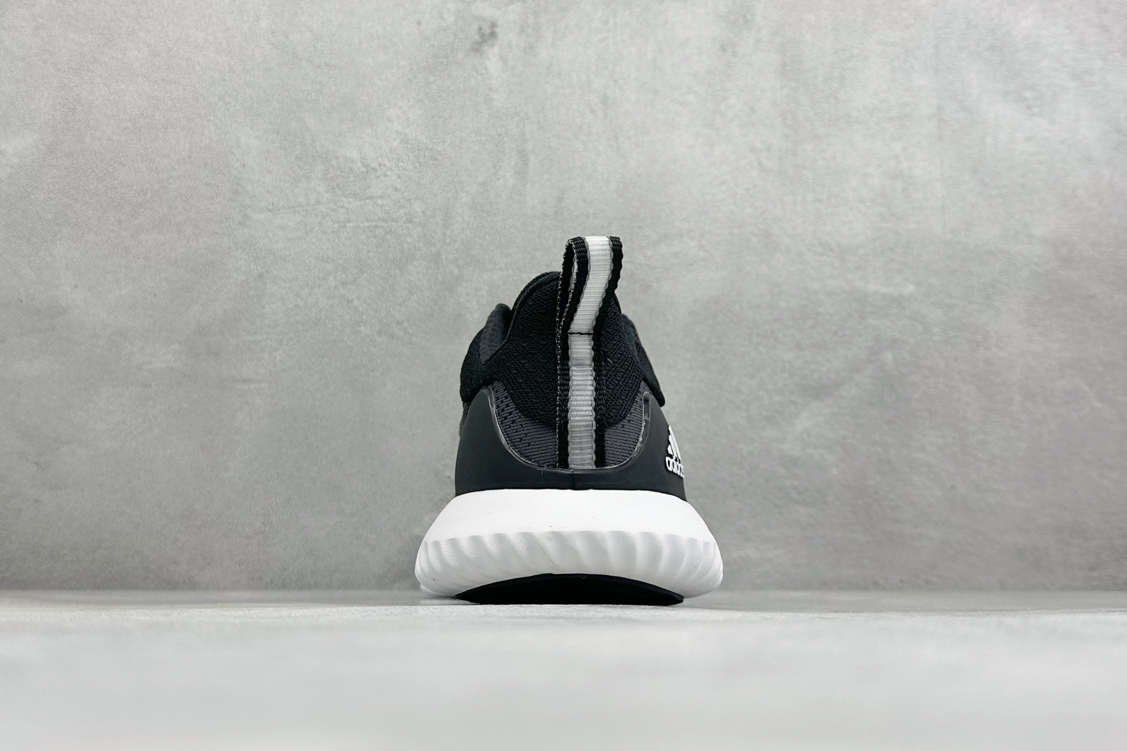 Adidas AlphaBounce Beyond M 阿迪耐磨透气防震跑步鞋 保暖弹力透气贾卡鞋面 正确高弹轻量 发泡 Adidas AlphaBounce Beyond M 阿迪耐磨透气防震跑步鞋 保暖弹力透气贾卡鞋面 正确高弹轻量 发泡