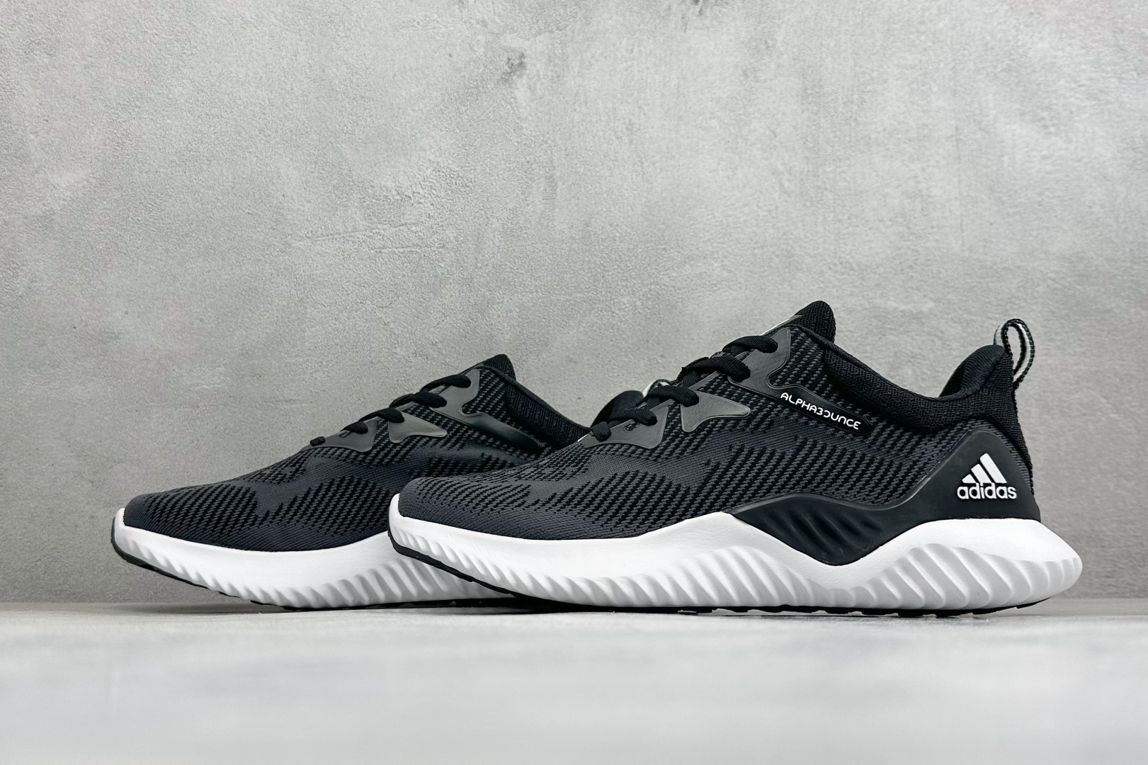 Adidas AlphaBounce Beyond M 阿迪耐磨透气防震跑步鞋 保暖弹力透气贾卡鞋面 正确高弹轻量 发泡 Adidas AlphaBounce Beyond M 阿迪耐磨透气防震跑步鞋 保暖弹力透气贾卡鞋面 正确高弹轻量 发泡