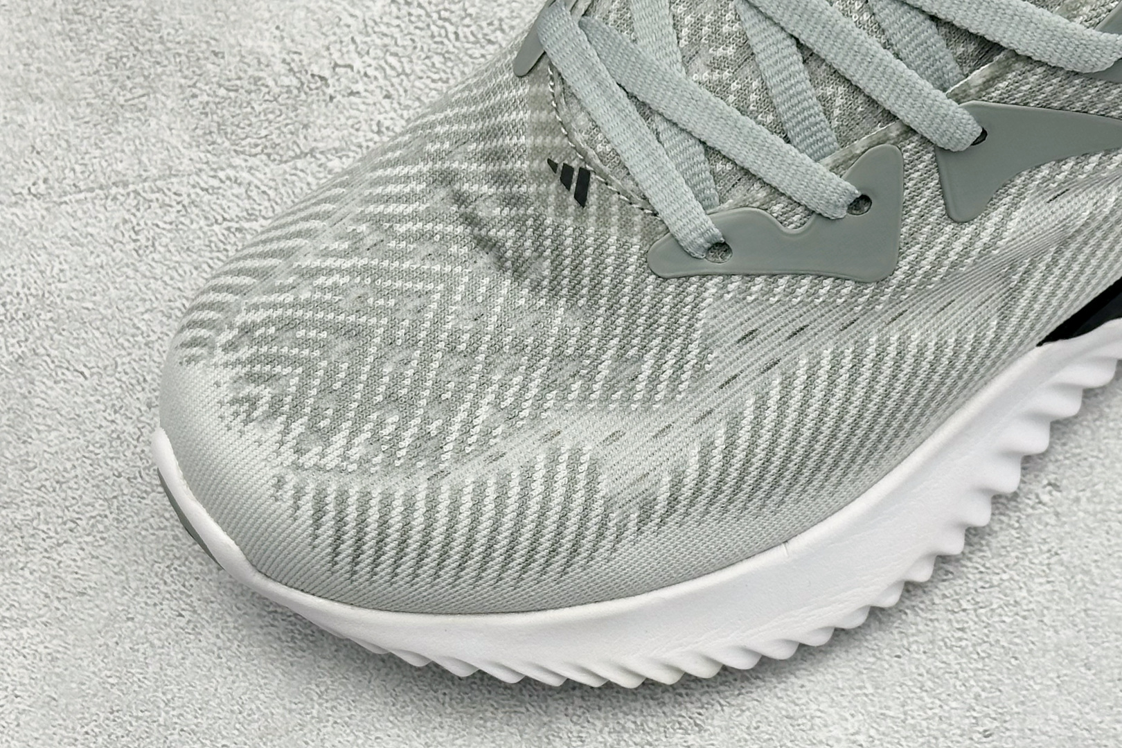 Adidas AlphaBounce Beyond M 阿迪耐磨透气防震跑步鞋 保暖弹力透气贾卡鞋面 正确高弹轻量 发泡