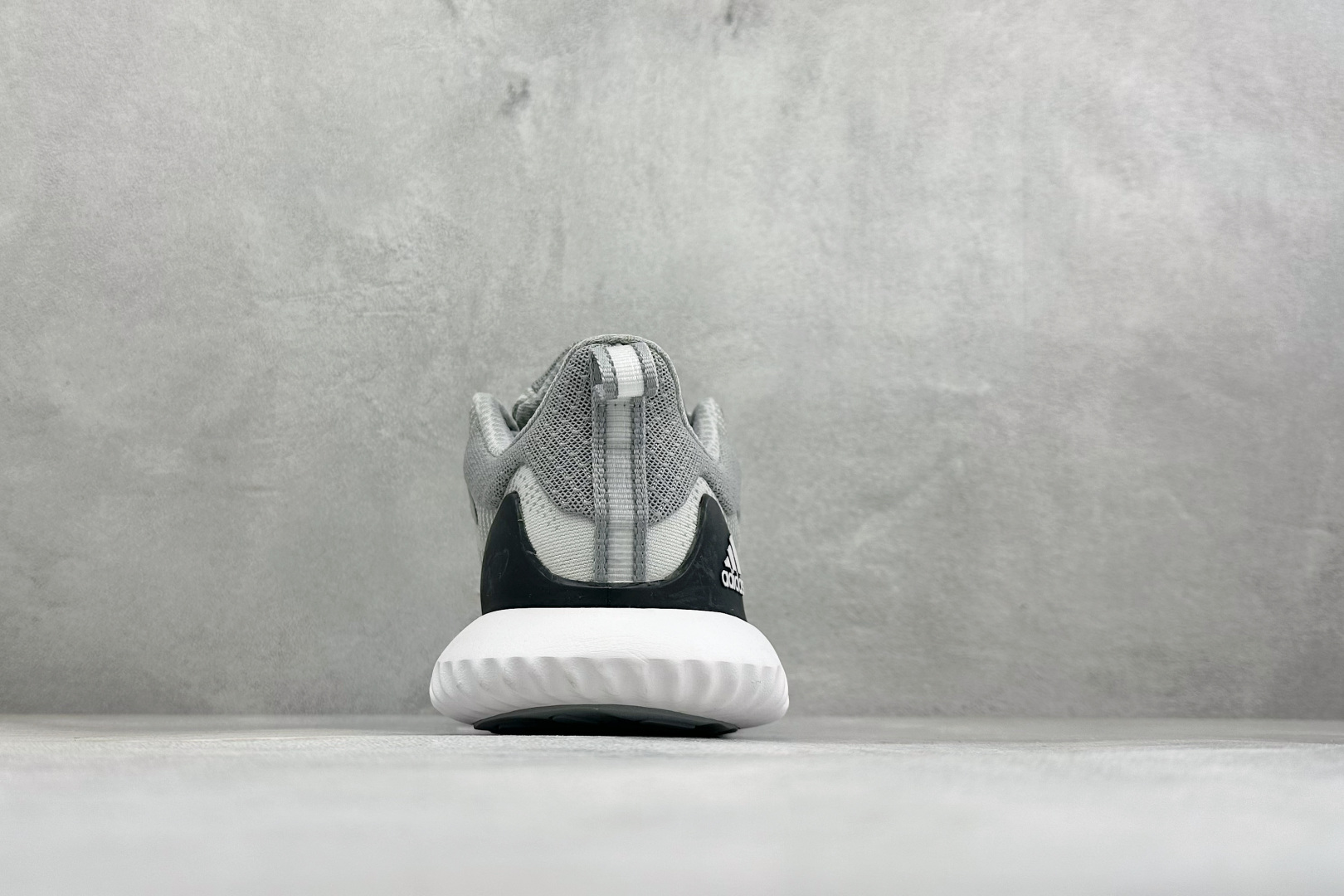 Adidas AlphaBounce Beyond M 阿迪耐磨透气防震跑步鞋 保暖弹力透气贾卡鞋面 正确高弹轻量 发泡