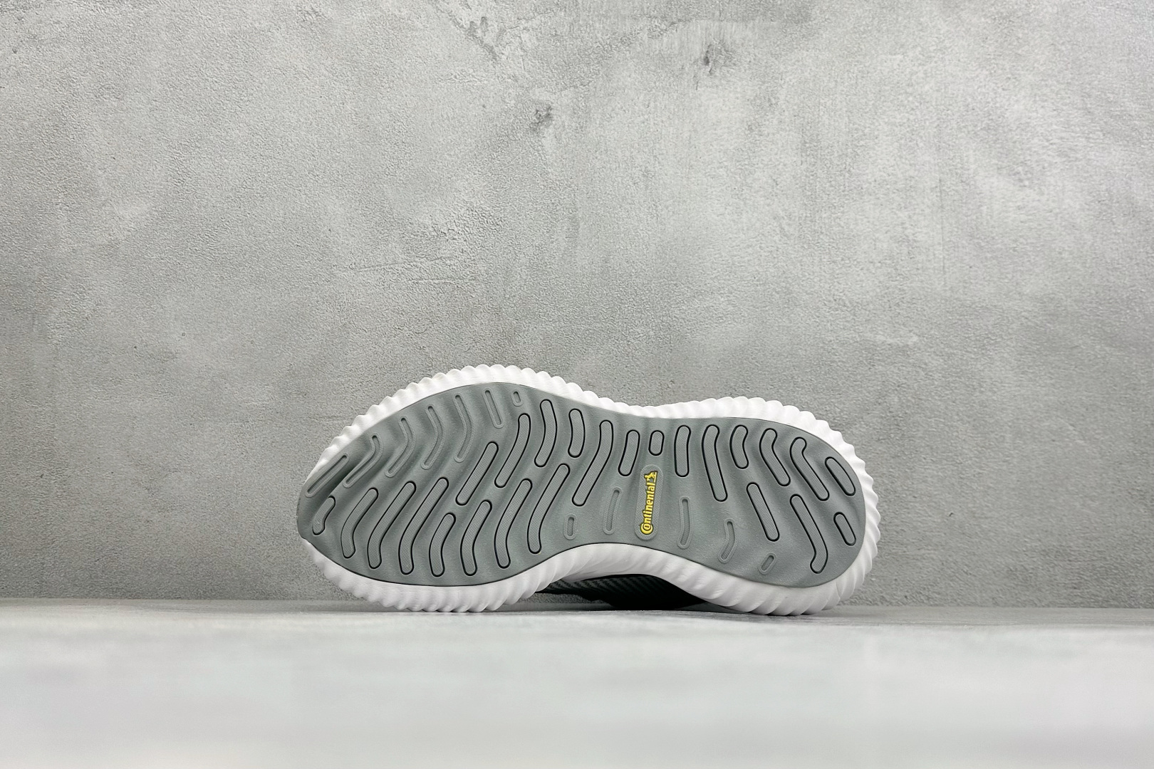 Adidas AlphaBounce Beyond M 阿迪耐磨透气防震跑步鞋 保暖弹力透气贾卡鞋面 正确高弹轻量 发泡