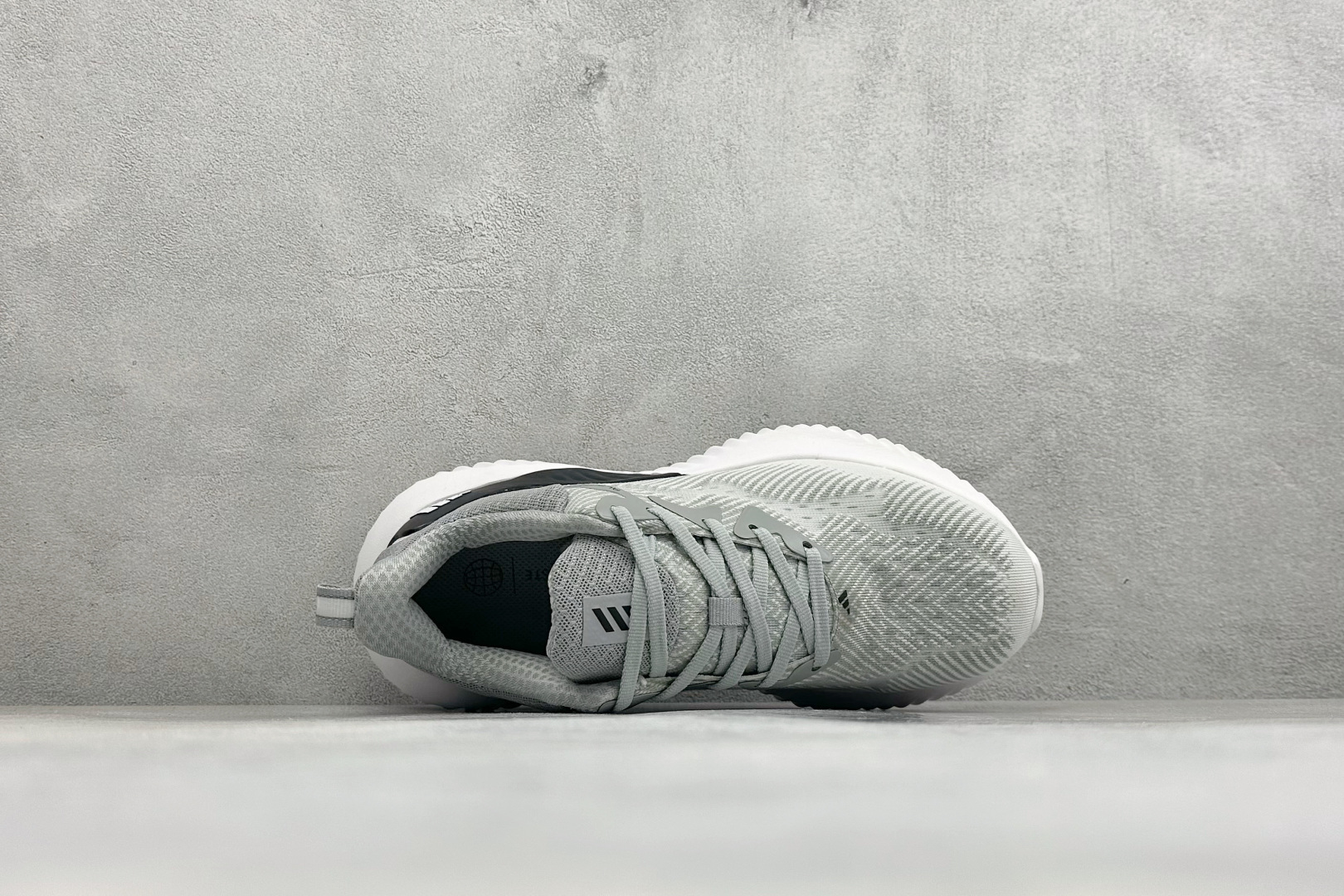 Adidas AlphaBounce Beyond M 阿迪耐磨透气防震跑步鞋 保暖弹力透气贾卡鞋面 正确高弹轻量 发泡