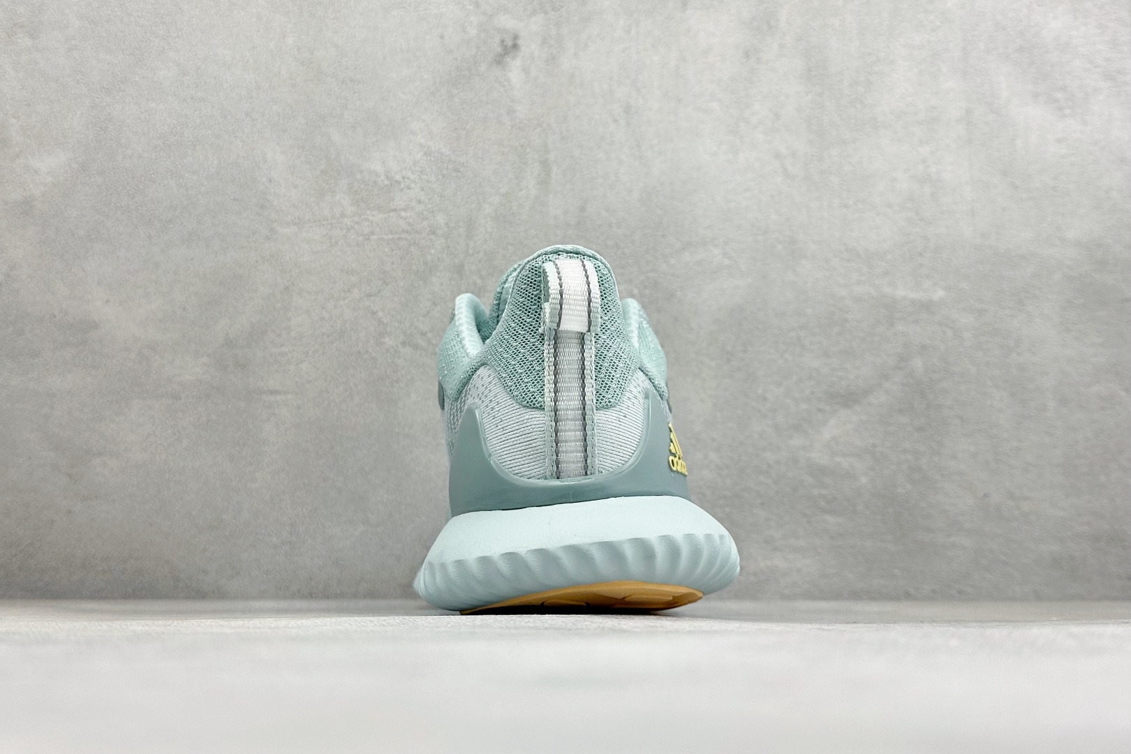 Adidas AlphaBounce Beyond M 阿迪耐磨透气防震跑步鞋 保暖弹力透气贾卡鞋面 正确高弹轻量 发泡 Adidas AlphaBounce Beyond M 阿迪耐磨透气防震跑步鞋 保暖弹力透气贾卡鞋面 正确高弹轻量 发泡
