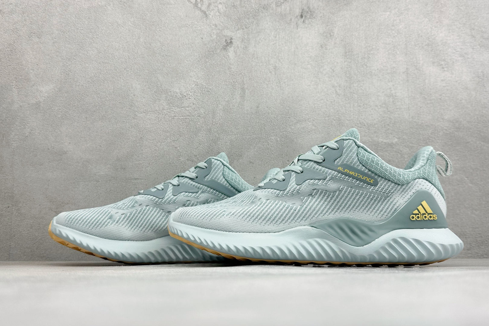 Adidas AlphaBounce Beyond M 阿迪耐磨透气防震跑步鞋 保暖弹力透气贾卡鞋面 正确高弹轻量 发泡 Adidas AlphaBounce Beyond M 阿迪耐磨透气防震跑步鞋 保暖弹力透气贾卡鞋面 正确高弹轻量 发泡